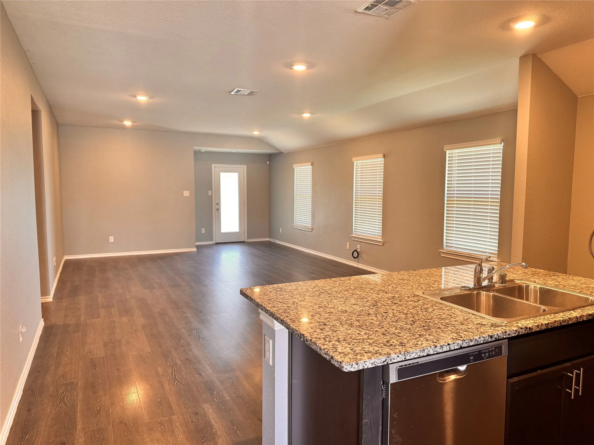 Single Family Residence For Rent in Hunt County , 2900 Buttonbush Drive, Royse City, Texas 75189, 4 Bedroom, 2 Bathroom, 2 Garage spaces, 1,924 Sqft, built in 2021, mls#21365881, Real Estate Agent in Royse City, Homes For Rent in Hunt county, Homes For Rent in Royse City, Realtor in Royse City Texas, Real Estate Brokerage Independent Realty Texas, Luminita Cordes Realtor