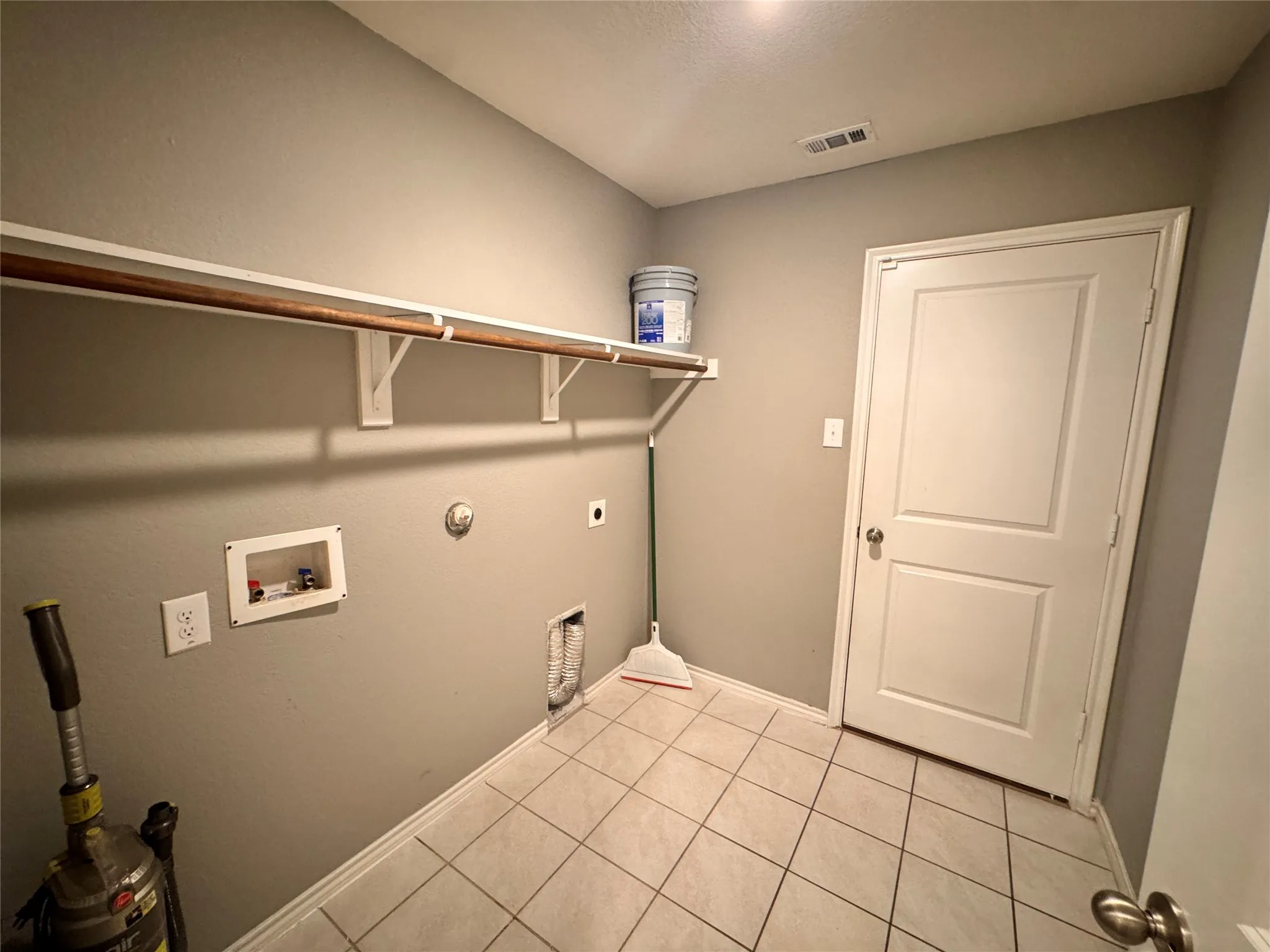 Single Family Residence For Rent in Hunt County , 2900 Buttonbush Drive, Royse City, Texas 75189, 4 Bedroom, 2 Bathroom, 2 Garage spaces, 1,924 Sqft, built in 2021, mls#21365881, Real Estate Agent in Royse City, Homes For Rent in Hunt county, Homes For Rent in Royse City, Realtor in Royse City Texas, Real Estate Brokerage Independent Realty Texas, Luminita Cordes Realtor