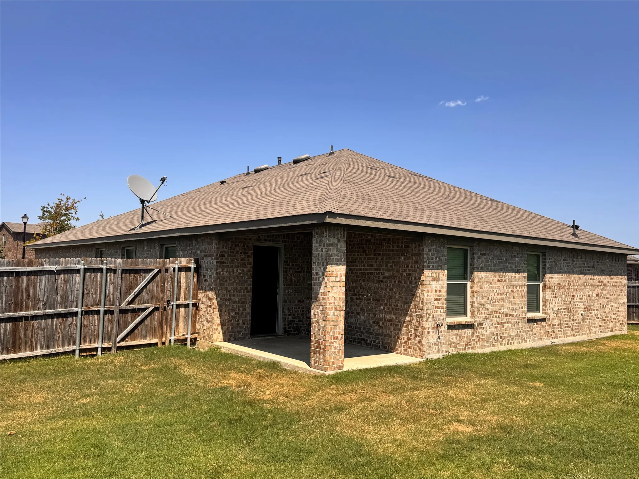 Single Family Residence For Rent in Hunt County , 2900 Buttonbush Drive, Royse City, Texas 75189, 4 Bedroom, 2 Bathroom, 2 Garage spaces, 1,924 Sqft, built in 2021, mls#21365881, Real Estate Agent in Royse City, Homes For Rent in Hunt county, Homes For Rent in Royse City, Realtor in Royse City Texas, Real Estate Brokerage Independent Realty Texas, Luminita Cordes Realtor