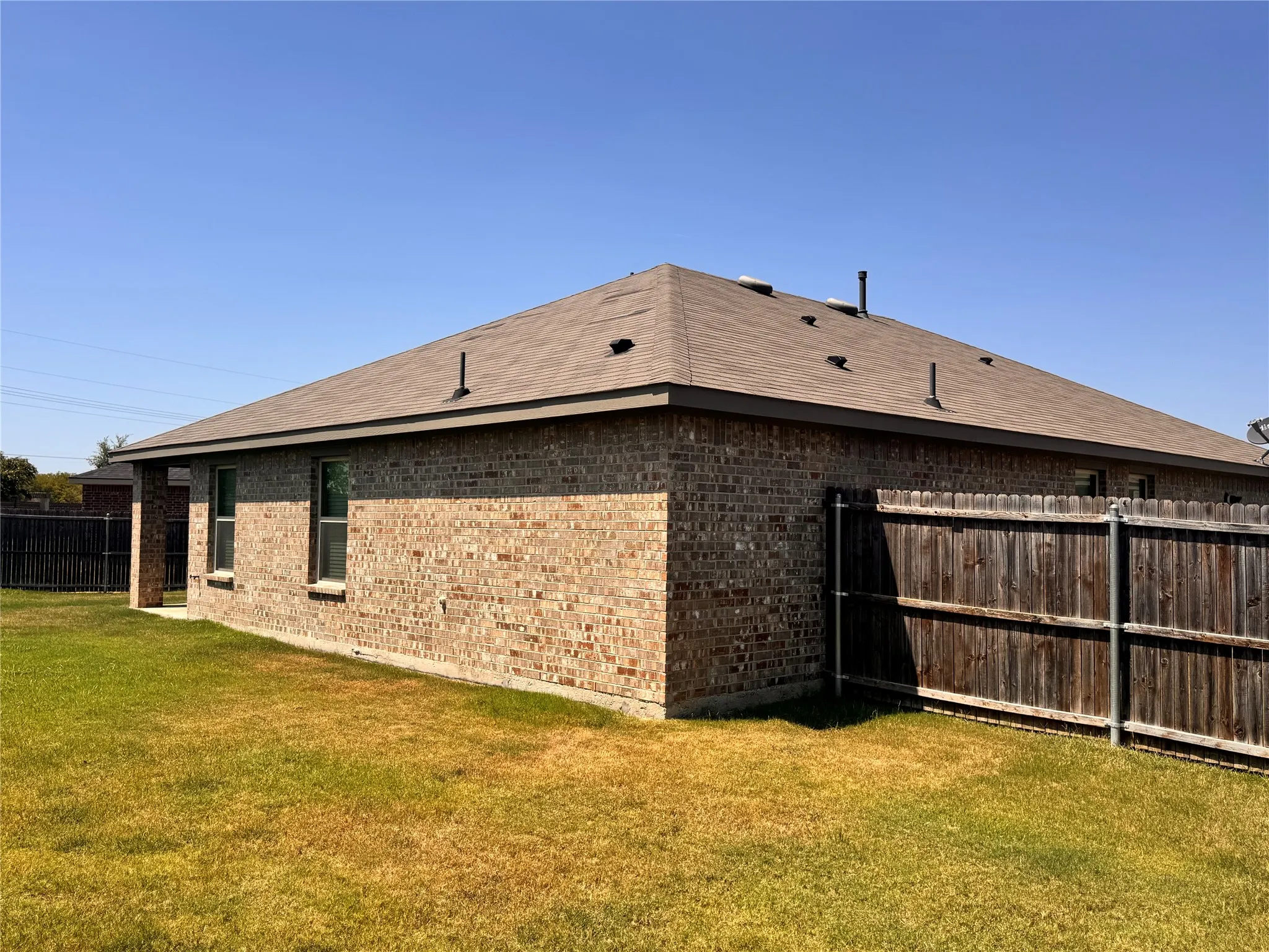 Single Family Residence For Rent in Hunt County , 2900 Buttonbush Drive, Royse City, Texas 75189, 4 Bedroom, 2 Bathroom, 2 Garage spaces, 1,924 Sqft, built in 2021, mls#21365881, Real Estate Agent in Royse City, Homes For Rent in Hunt county, Homes For Rent in Royse City, Realtor in Royse City Texas, Real Estate Brokerage Independent Realty Texas, Luminita Cordes Realtor