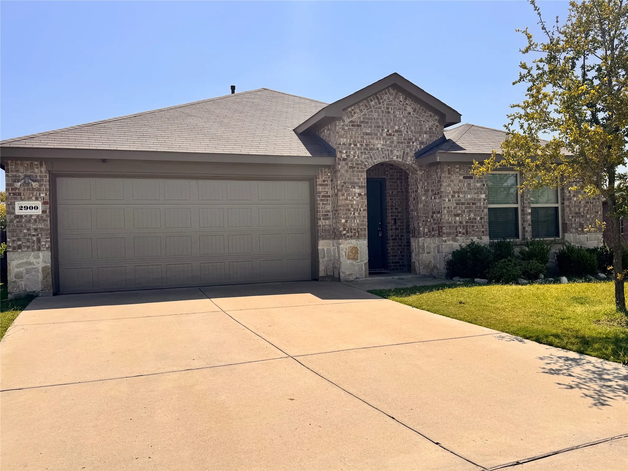 Single Family Residence For Rent in Hunt County , 2900 Buttonbush Drive, Royse City, Texas 75189, 4 Bedroom, 2 Bathroom, 2 Garage spaces, 1,924 Sqft, built in 2021, mls#21365881, Real Estate Agent in Royse City, Homes For Rent in Hunt county, Homes For Rent in Royse City, Realtor in Royse City Texas, Real Estate Brokerage Independent Realty Texas, Luminita Cordes Realtor