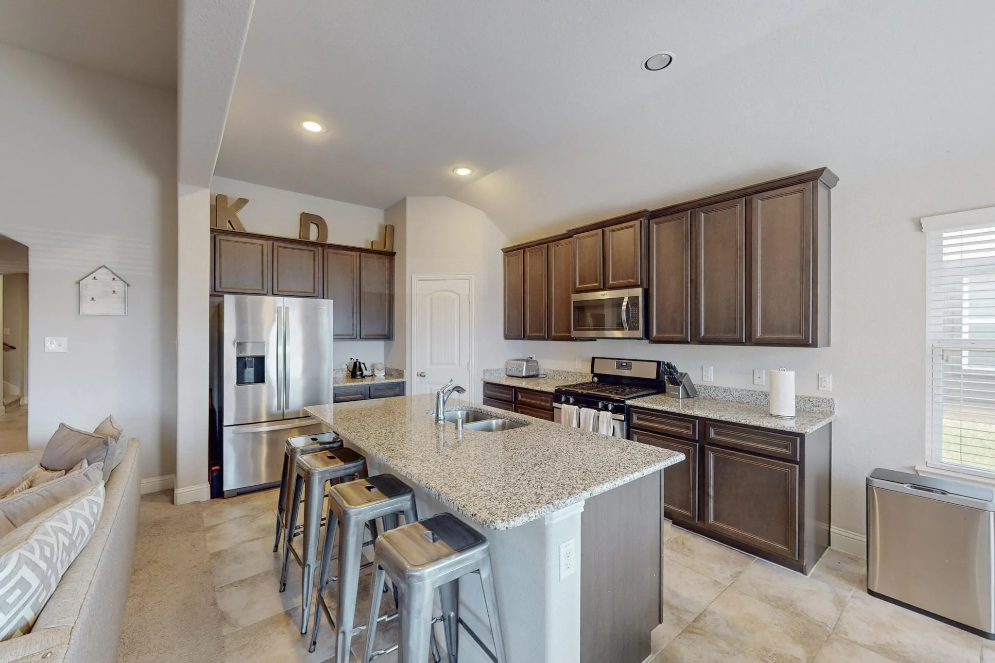 Single Family Residence For Sale in Rockwall County , 521 Hunt Farms Road, Fate, Texas 75189, 4 Bedroom, 4 Bathroom, 2 Garage spaces, 2,818 Sqft, built in 2016, Price $399,900, mls#21364712, Real Estate Agent in Fate, Homes For Sale in Rockwall county, Homes For Sale in Fate, Realtor in Fate Texas, Real Estate Brokerage Independent Realty Texas, Luminita Cordes Realtor