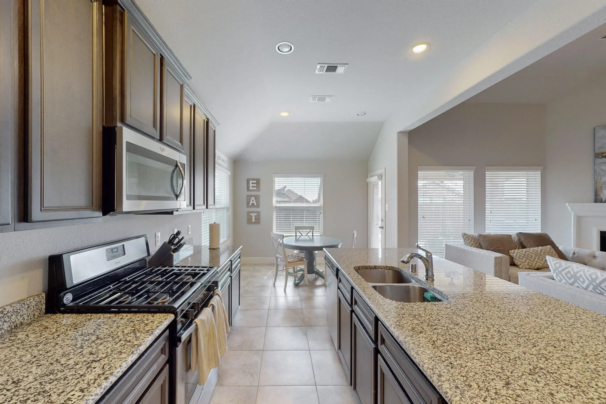 Single Family Residence For Sale in Rockwall County , 521 Hunt Farms Road, Fate, Texas 75189, 4 Bedroom, 4 Bathroom, 2 Garage spaces, 2,818 Sqft, built in 2016, Price $399,900, mls#21364712, Real Estate Agent in Fate, Homes For Sale in Rockwall county, Homes For Sale in Fate, Realtor in Fate Texas, Real Estate Brokerage Independent Realty Texas, Luminita Cordes Realtor