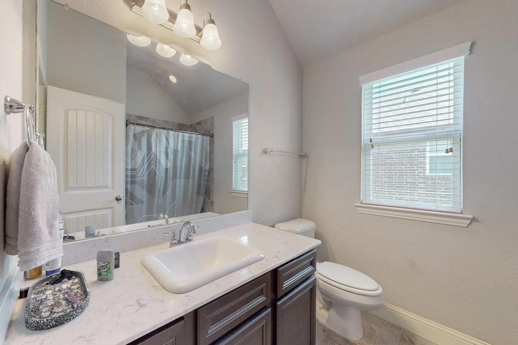 Single Family Residence For Sale in Rockwall County , 521 Hunt Farms Road, Fate, Texas 75189, 4 Bedroom, 4 Bathroom, 2 Garage spaces, 2,818 Sqft, built in 2016, Price $399,900, mls#21364712, Real Estate Agent in Fate, Homes For Sale in Rockwall county, Homes For Sale in Fate, Realtor in Fate Texas, Real Estate Brokerage Independent Realty Texas, Luminita Cordes Realtor