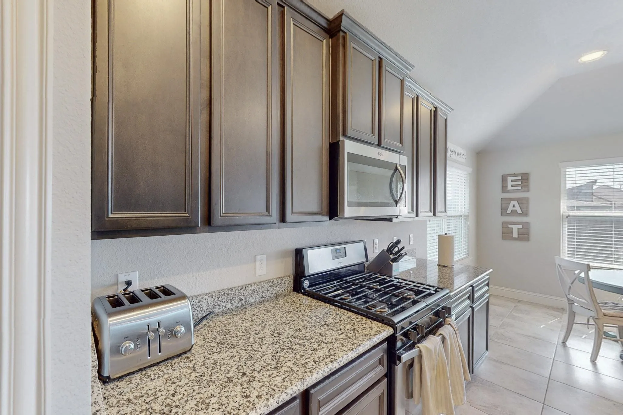 Single Family Residence For Sale in Rockwall County , 521 Hunt Farms Road, Fate, Texas 75189, 4 Bedroom, 4 Bathroom, 2 Garage spaces, 2,818 Sqft, built in 2016, Price $399,900, mls#21364712, Real Estate Agent in Fate, Homes For Sale in Rockwall county, Homes For Sale in Fate, Realtor in Fate Texas, Real Estate Brokerage Independent Realty Texas, Luminita Cordes Realtor