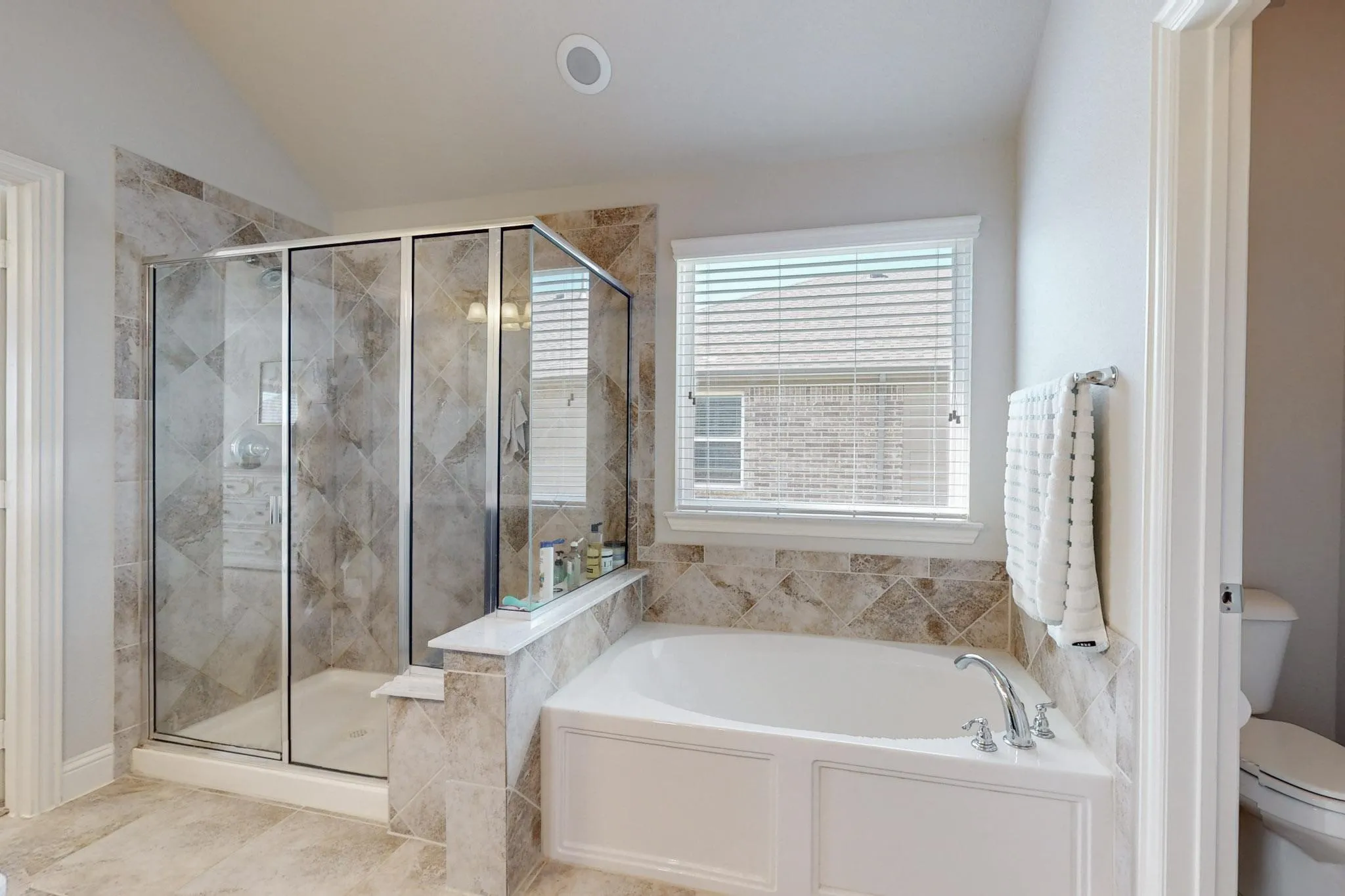 Single Family Residence For Sale in Rockwall County , 521 Hunt Farms Road, Fate, Texas 75189, 4 Bedroom, 4 Bathroom, 2 Garage spaces, 2,818 Sqft, built in 2016, Price $399,900, mls#21364712, Real Estate Agent in Fate, Homes For Sale in Rockwall county, Homes For Sale in Fate, Realtor in Fate Texas, Real Estate Brokerage Independent Realty Texas, Luminita Cordes Realtor