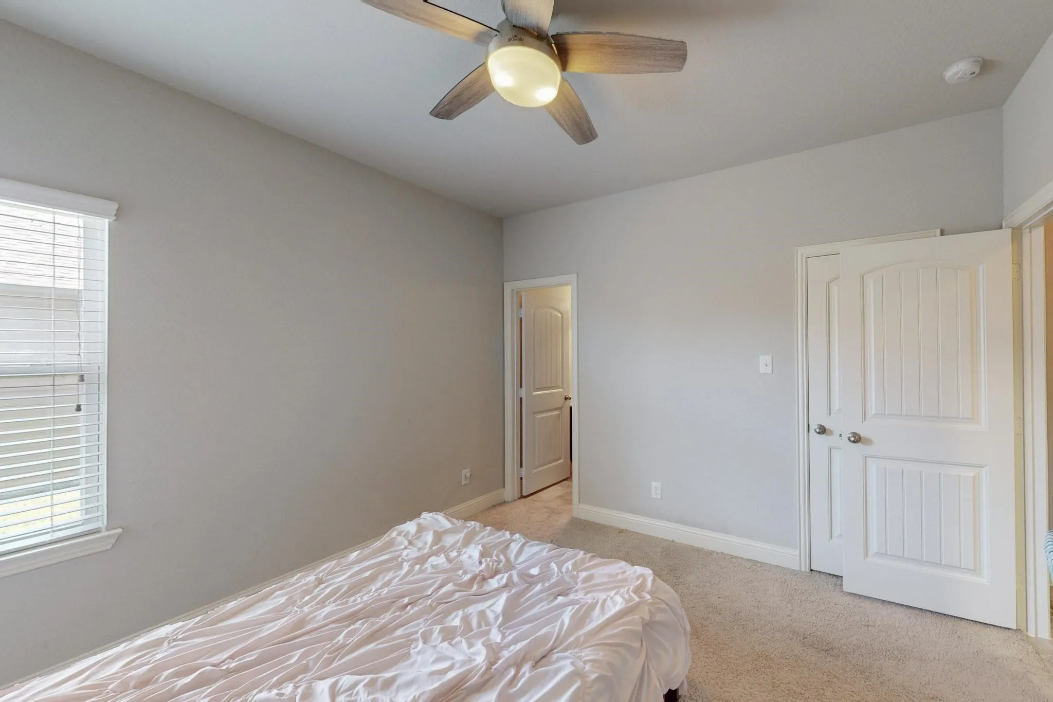 Single Family Residence For Sale in Rockwall County , 521 Hunt Farms Road, Fate, Texas 75189, 4 Bedroom, 4 Bathroom, 2 Garage spaces, 2,818 Sqft, built in 2016, Price $399,900, mls#21364712, Real Estate Agent in Fate, Homes For Sale in Rockwall county, Homes For Sale in Fate, Realtor in Fate Texas, Real Estate Brokerage Independent Realty Texas, Luminita Cordes Realtor