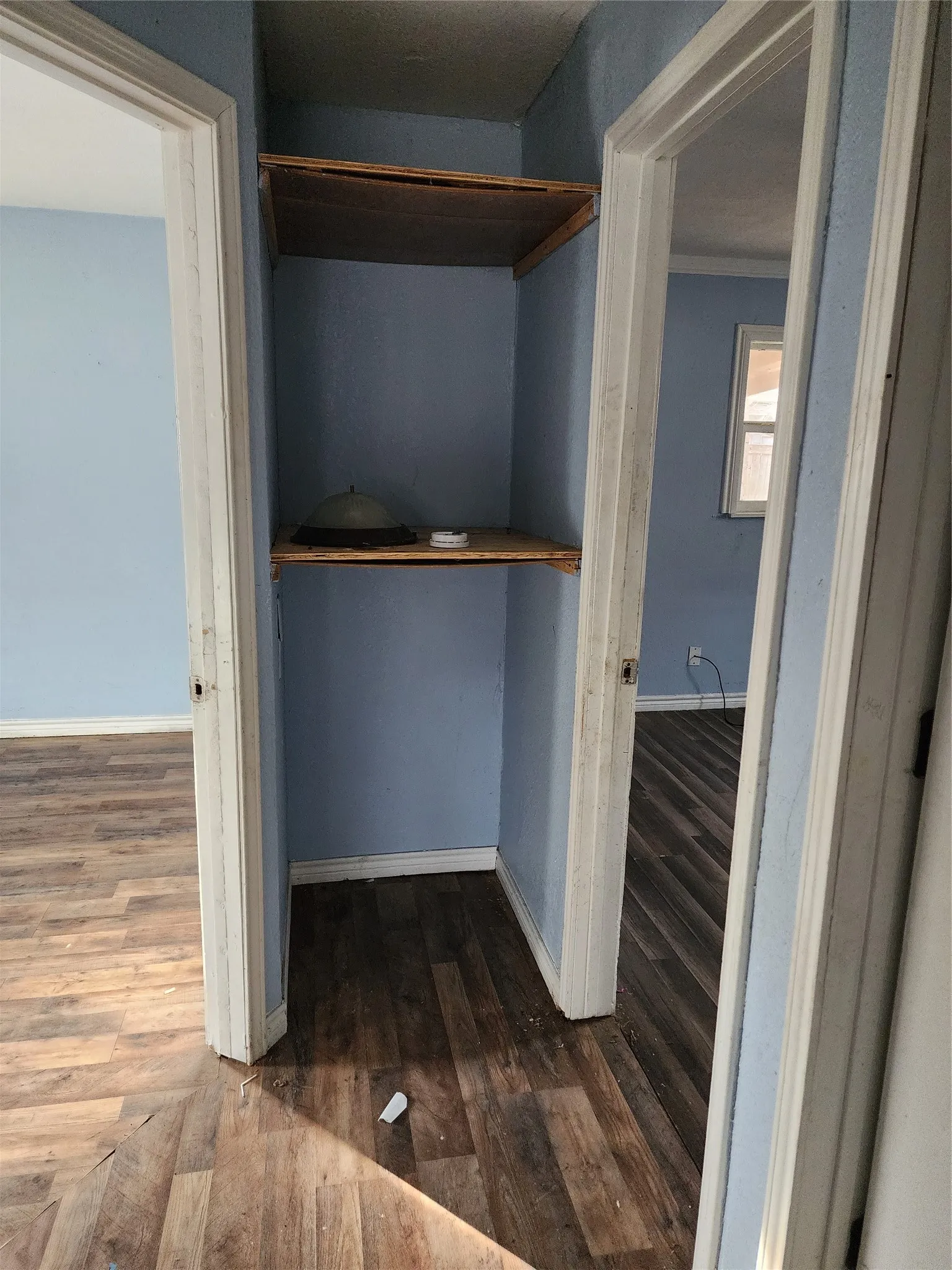 Single Family Residence For Sale in Henderson County , 121 Dardenwood Way, Payne Springs, Texas 75156, 4 Bedroom, 1 Bathroom, Garage spaces, 2,400 Sqft, built in 1965, Price $149,000, mls#21365885, Real Estate Agent in Payne Springs, Homes For Sale in Henderson county, Homes For Sale in Payne Springs, Realtor in Payne Springs Texas, Real Estate Brokerage Independent Realty Texas, Luminita Cordes Realtor