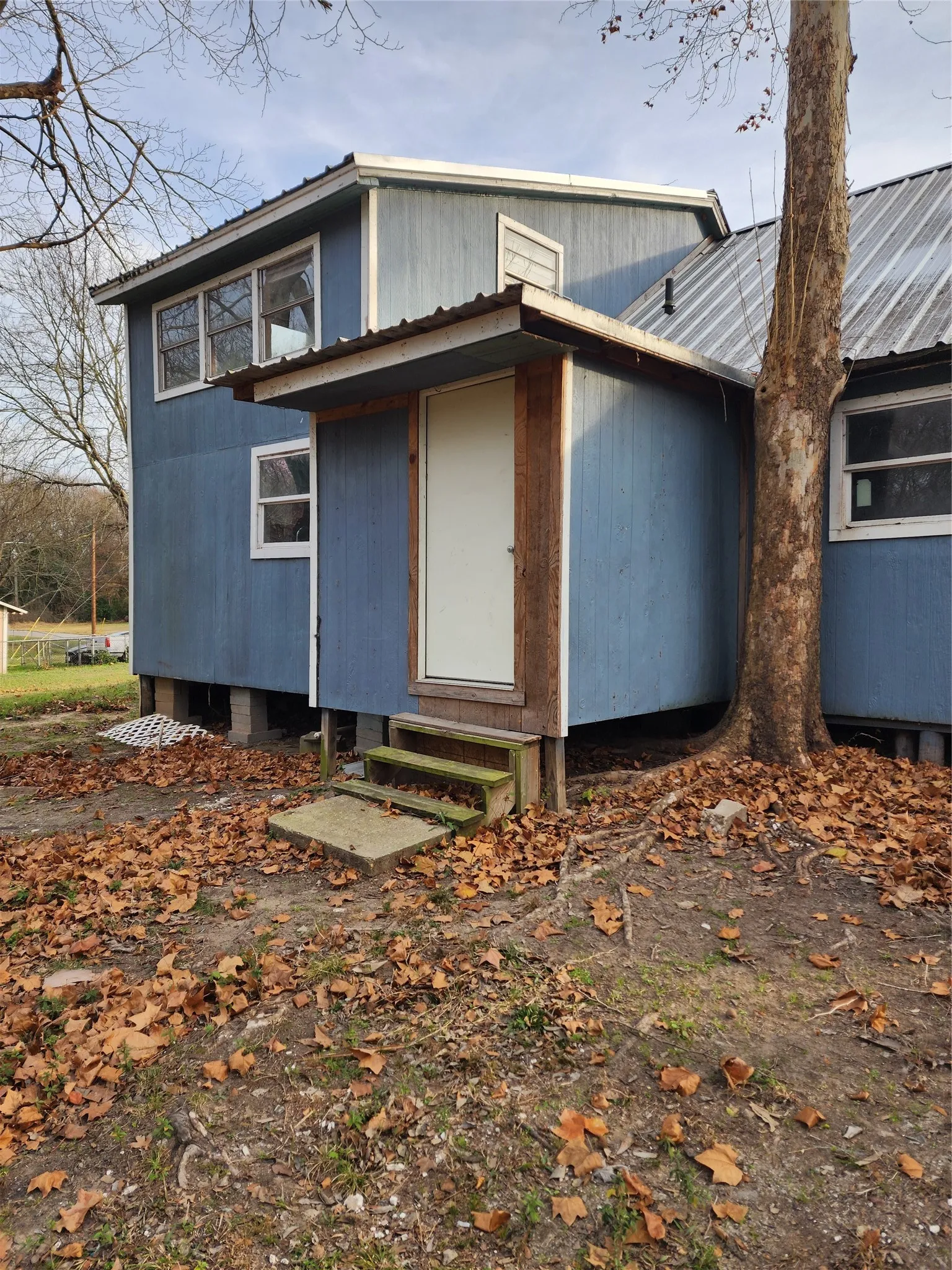 Single Family Residence For Sale in Henderson County , 121 Dardenwood Way, Payne Springs, Texas 75156, 4 Bedroom, 1 Bathroom, Garage spaces, 2,400 Sqft, built in 1965, Price $149,000, mls#21365885, Real Estate Agent in Payne Springs, Homes For Sale in Henderson county, Homes For Sale in Payne Springs, Realtor in Payne Springs Texas, Real Estate Brokerage Independent Realty Texas, Luminita Cordes Realtor