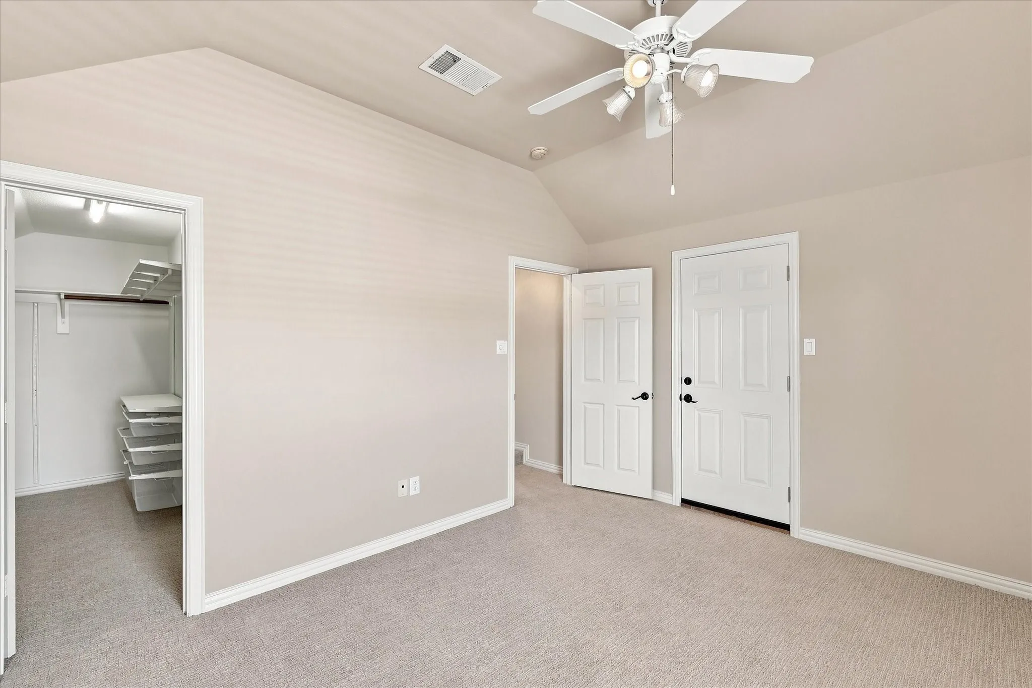 Single Family Residence For Sale in Tarrant County , 708 Lakeway Drive, Keller, Texas 76248, 5 Bedroom, 4 Bathroom, 3 Garage spaces, 4,430 Sqft, built in 1999, mls#21364717, Real Estate Agent in Keller, Homes For Sale in Tarrant county, Homes For Sale in Keller, Realtor in Keller Texas, Real Estate Brokerage Independent Realty Texas, Luminita Cordes Realtor