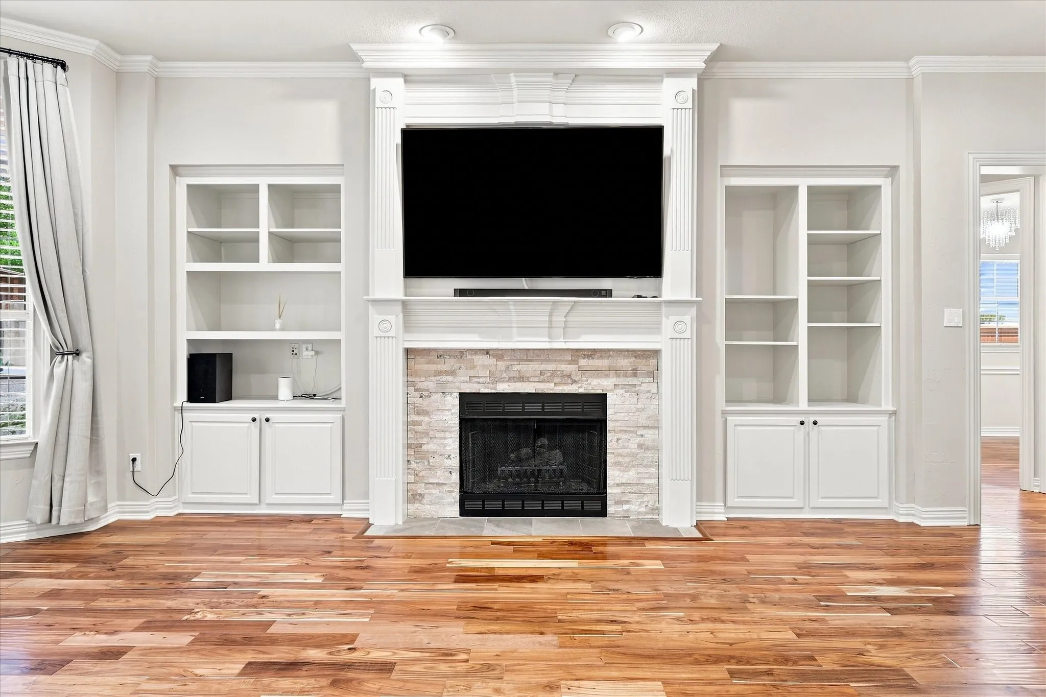 Single Family Residence For Sale in Tarrant County , 708 Lakeway Drive, Keller, Texas 76248, 5 Bedroom, 4 Bathroom, 3 Garage spaces, 4,430 Sqft, built in 1999, mls#21364717, Real Estate Agent in Keller, Homes For Sale in Tarrant county, Homes For Sale in Keller, Realtor in Keller Texas, Real Estate Brokerage Independent Realty Texas, Luminita Cordes Realtor