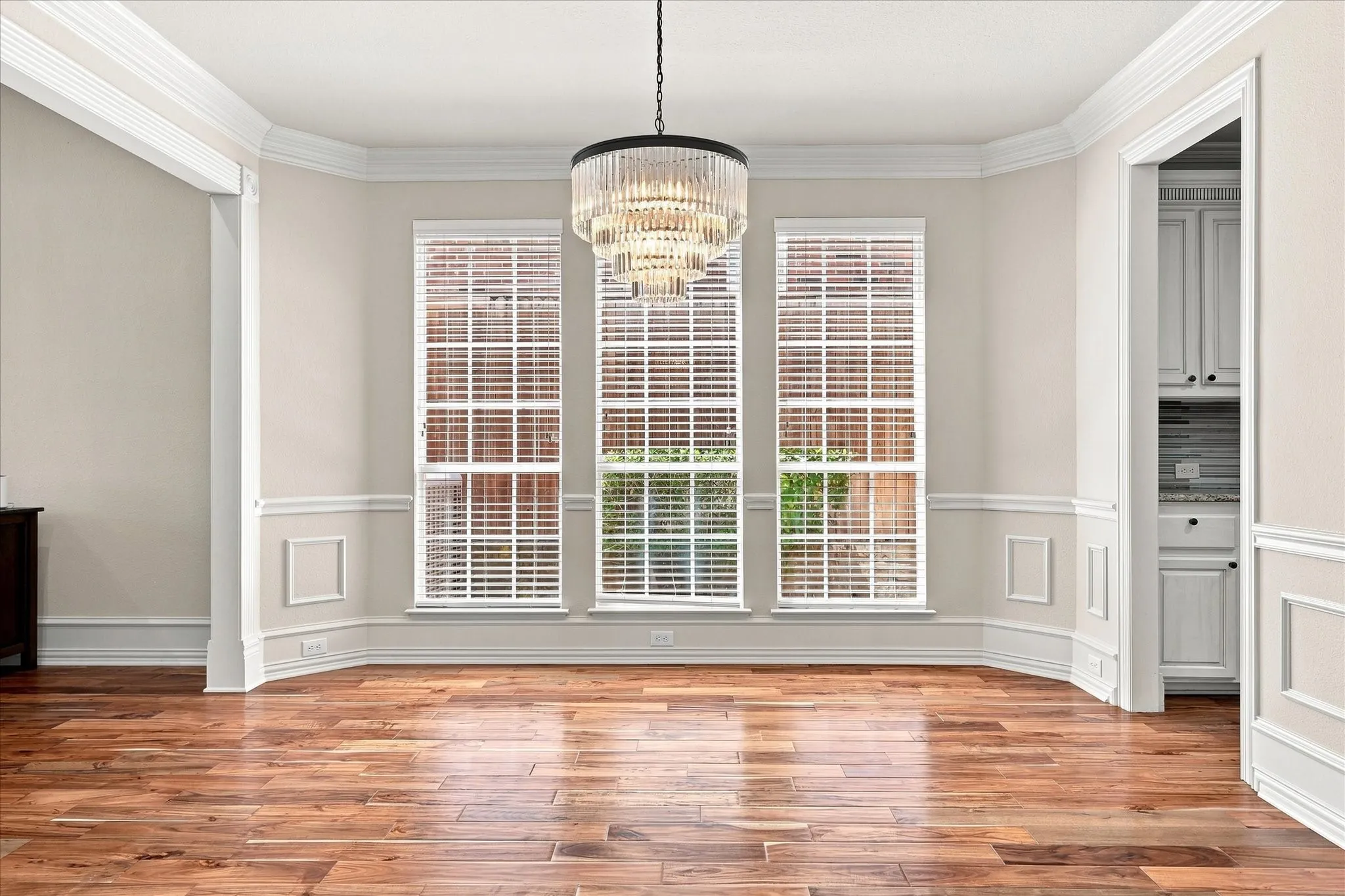Single Family Residence For Sale in Tarrant County , 708 Lakeway Drive, Keller, Texas 76248, 5 Bedroom, 4 Bathroom, 3 Garage spaces, 4,430 Sqft, built in 1999, mls#21364717, Real Estate Agent in Keller, Homes For Sale in Tarrant county, Homes For Sale in Keller, Realtor in Keller Texas, Real Estate Brokerage Independent Realty Texas, Luminita Cordes Realtor
