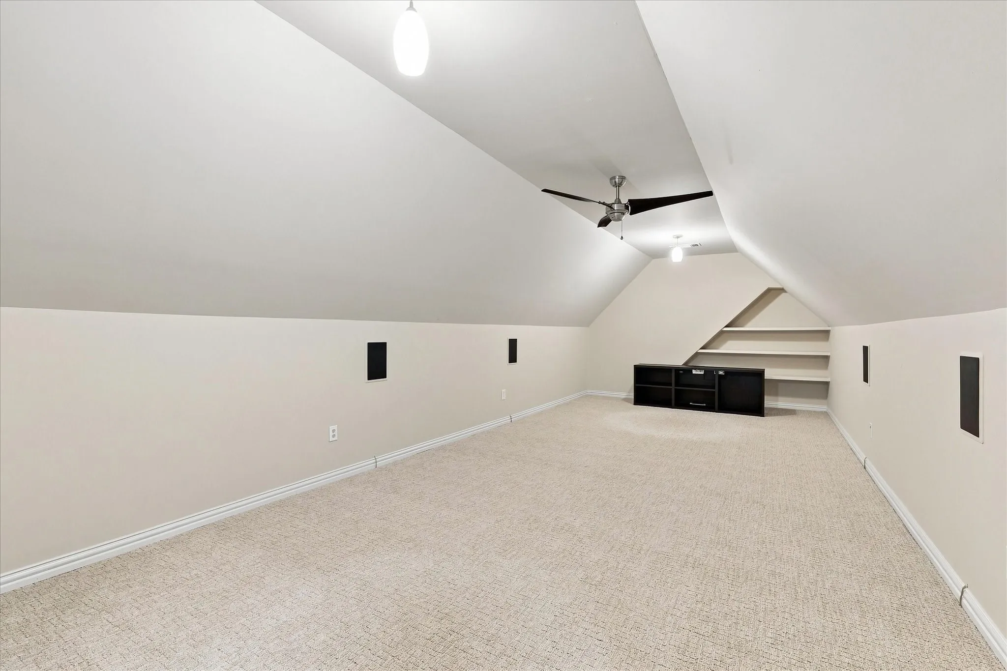 Single Family Residence For Sale in Tarrant County , 708 Lakeway Drive, Keller, Texas 76248, 5 Bedroom, 4 Bathroom, 3 Garage spaces, 4,430 Sqft, built in 1999, mls#21364717, Real Estate Agent in Keller, Homes For Sale in Tarrant county, Homes For Sale in Keller, Realtor in Keller Texas, Real Estate Brokerage Independent Realty Texas, Luminita Cordes Realtor