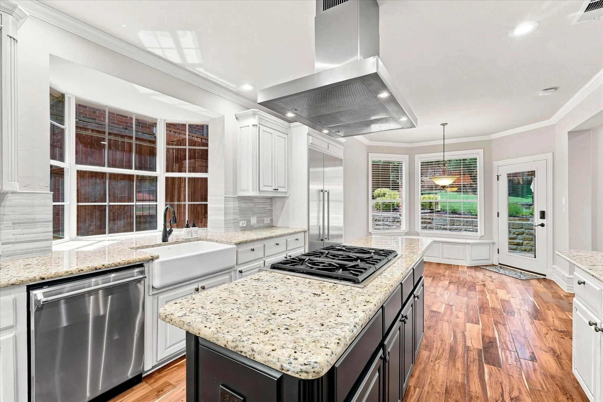 Single Family Residence For Sale in Tarrant County , 708 Lakeway Drive, Keller, Texas 76248, 5 Bedroom, 4 Bathroom, 3 Garage spaces, 4,430 Sqft, built in 1999, mls#21364717, Real Estate Agent in Keller, Homes For Sale in Tarrant county, Homes For Sale in Keller, Realtor in Keller Texas, Real Estate Brokerage Independent Realty Texas, Luminita Cordes Realtor