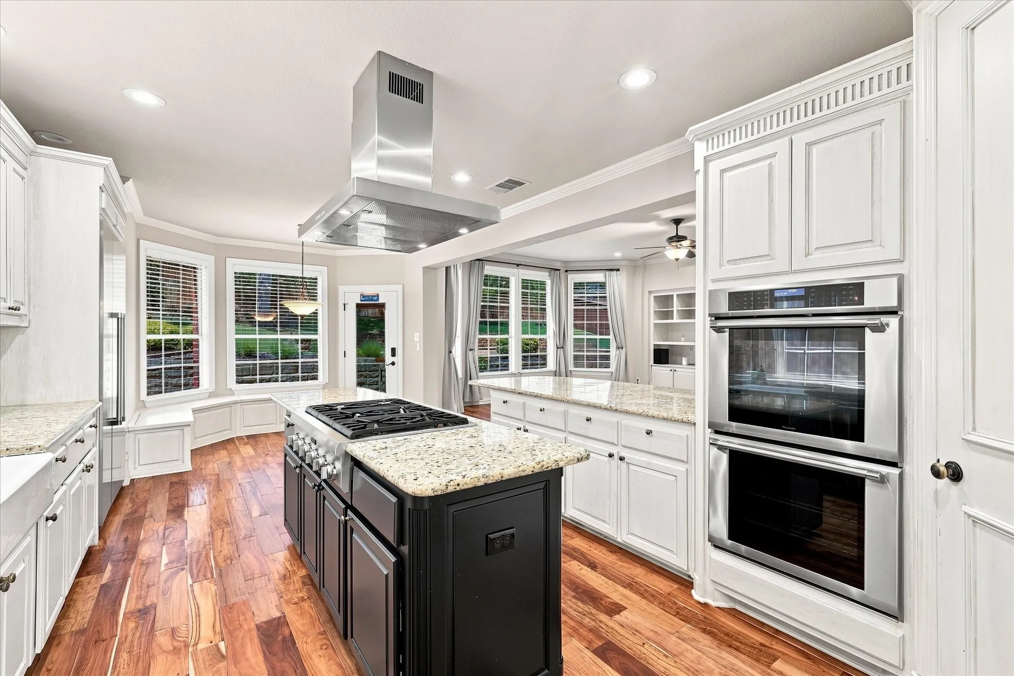 Single Family Residence For Sale in Tarrant County , 708 Lakeway Drive, Keller, Texas 76248, 5 Bedroom, 4 Bathroom, 3 Garage spaces, 4,430 Sqft, built in 1999, mls#21364717, Real Estate Agent in Keller, Homes For Sale in Tarrant county, Homes For Sale in Keller, Realtor in Keller Texas, Real Estate Brokerage Independent Realty Texas, Luminita Cordes Realtor