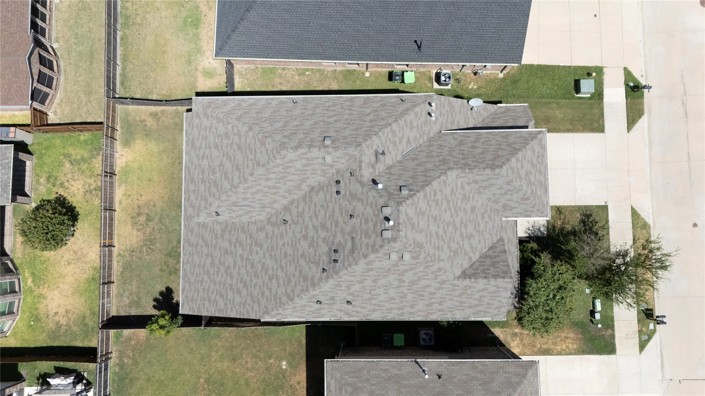 Single Family Residence For Sale in Denton County , 812 Goldenmist Drive, Little Elm, Texas 75068, 5 Bedroom, 4 Bathroom, 2 Garage spaces, 4,050 Sqft, built in 2014, mls#21349612, Real Estate Agent in Little Elm, Homes For Sale in Denton county, Homes For Sale in Little Elm, Realtor in Little Elm Texas, Real Estate Brokerage Independent Realty Texas, Luminita Cordes Realtor
