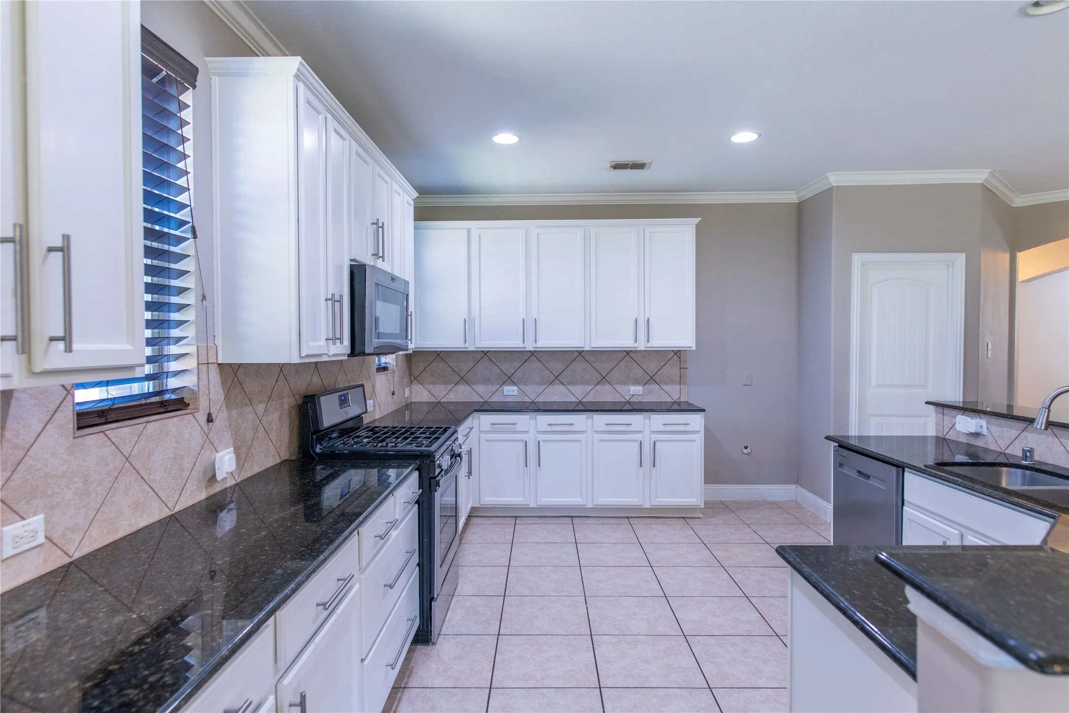 Single Family Residence For Sale in Denton County , 812 Goldenmist Drive, Little Elm, Texas 75068, 5 Bedroom, 4 Bathroom, 2 Garage spaces, 4,050 Sqft, built in 2014, mls#21349612, Real Estate Agent in Little Elm, Homes For Sale in Denton county, Homes For Sale in Little Elm, Realtor in Little Elm Texas, Real Estate Brokerage Independent Realty Texas, Luminita Cordes Realtor