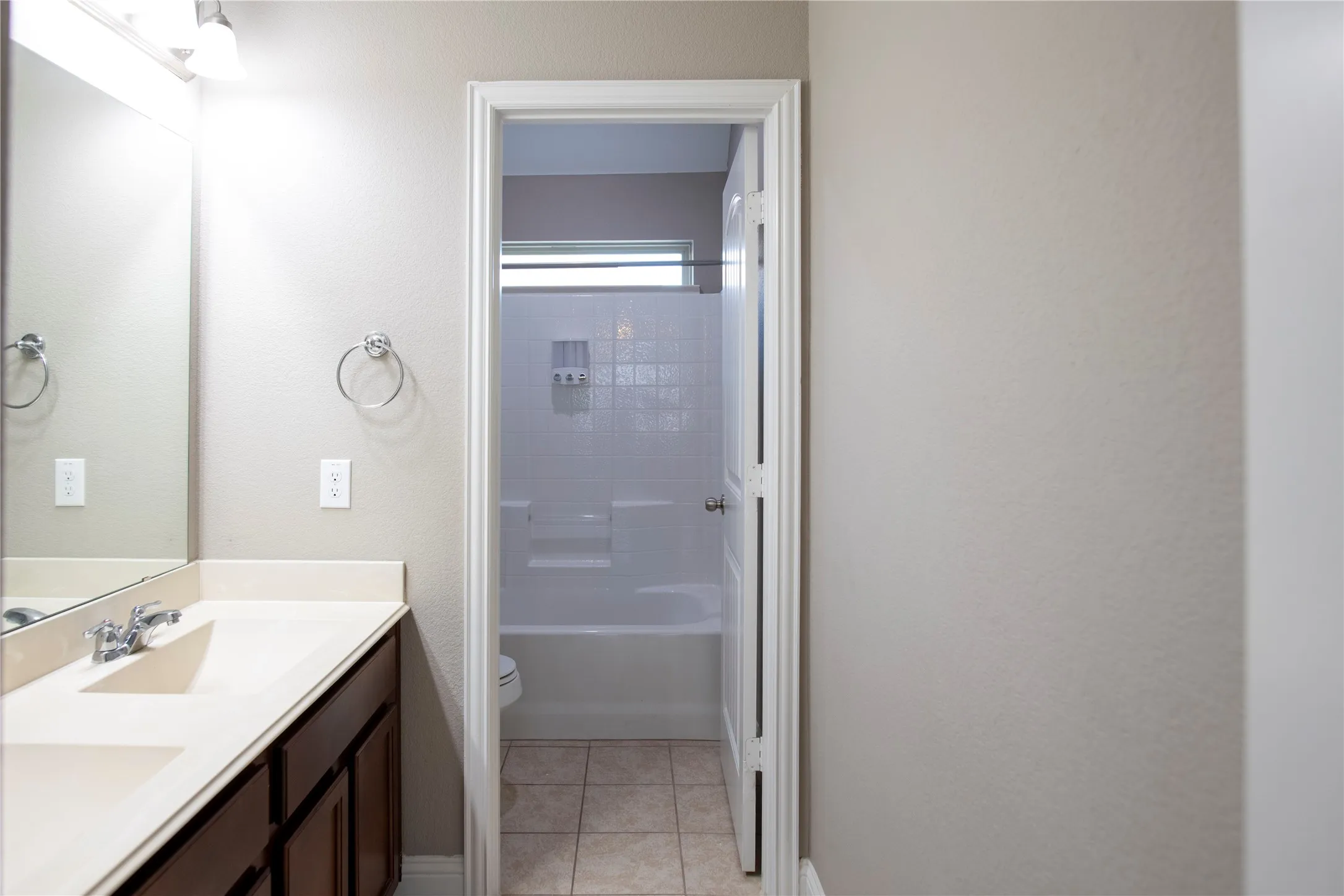 Single Family Residence For Sale in Denton County , 812 Goldenmist Drive, Little Elm, Texas 75068, 5 Bedroom, 4 Bathroom, 2 Garage spaces, 4,050 Sqft, built in 2014, mls#21349612, Real Estate Agent in Little Elm, Homes For Sale in Denton county, Homes For Sale in Little Elm, Realtor in Little Elm Texas, Real Estate Brokerage Independent Realty Texas, Luminita Cordes Realtor