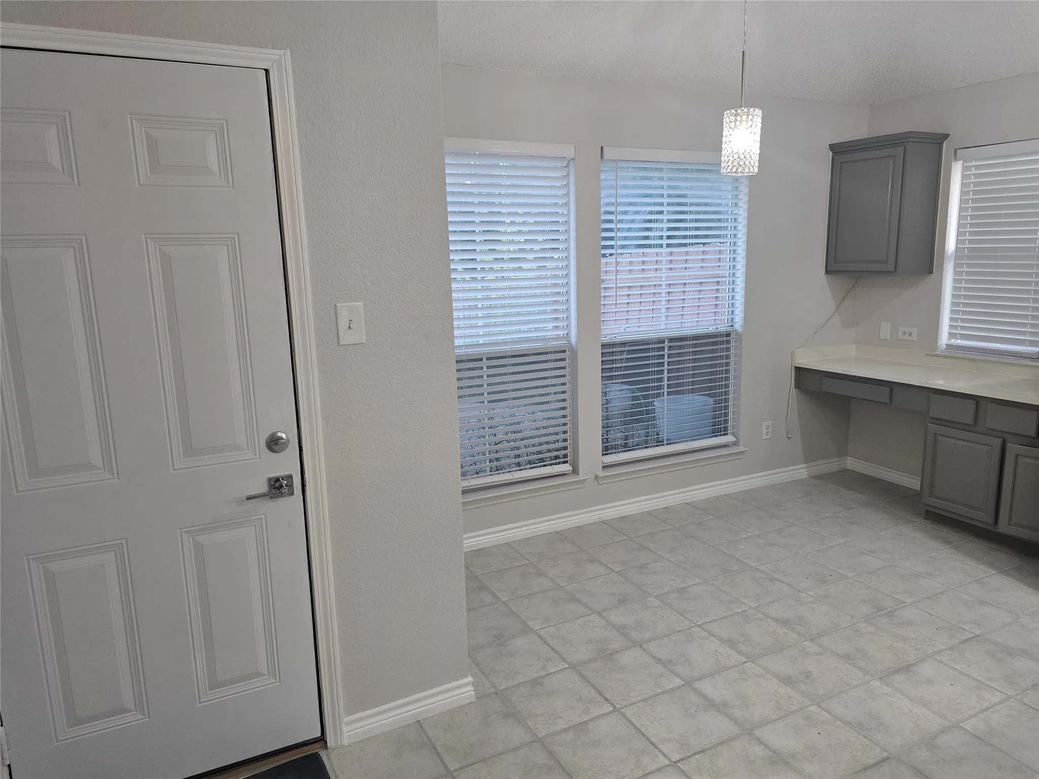 Single Family Residence For Sale in Tarrant County , 5200 White Hills Drive, Fort Worth, Texas 76137, 4 Bedroom, 2 Bathroom, 2 Garage spaces, 2,318 Sqft, built in 1997, mls#21365722, Real Estate Agent in Fort Worth, Homes For Sale in Tarrant county, Homes For Sale in Fort Worth, Realtor in Fort Worth Texas, Real Estate Brokerage Independent Realty Texas, Luminita Cordes Realtor