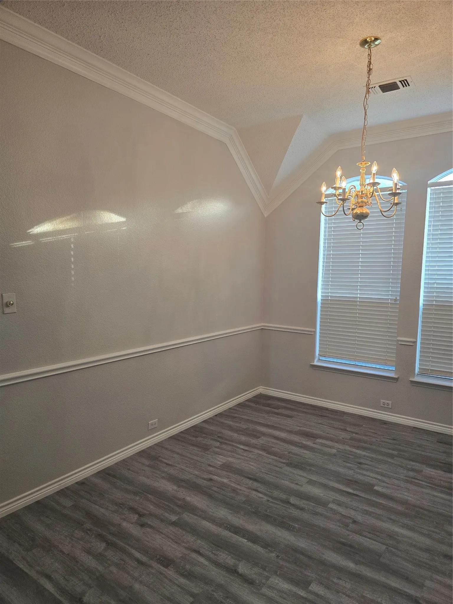 Single Family Residence For Sale in Tarrant County , 5200 White Hills Drive, Fort Worth, Texas 76137, 4 Bedroom, 2 Bathroom, 2 Garage spaces, 2,318 Sqft, built in 1997, mls#21365722, Real Estate Agent in Fort Worth, Homes For Sale in Tarrant county, Homes For Sale in Fort Worth, Realtor in Fort Worth Texas, Real Estate Brokerage Independent Realty Texas, Luminita Cordes Realtor