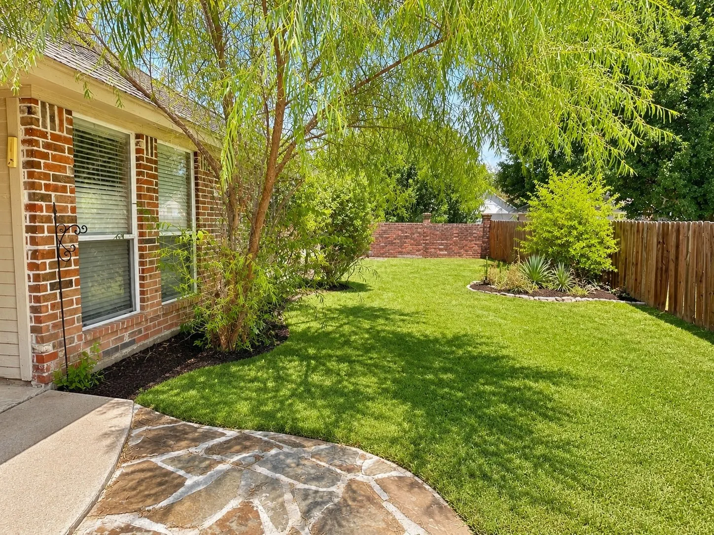 Single Family Residence For Rent in Denton County , 809 Mesa Drive, Sanger, Texas 76266, 3 Bedroom, 2 Bathroom, 2 Garage spaces, 1,323 Sqft, built in 2001, mls#21365889, Real Estate Agent in Sanger, Homes For Rent in Denton county, Homes For Rent in Sanger, Realtor in Sanger Texas, Real Estate Brokerage Independent Realty Texas, Luminita Cordes Realtor