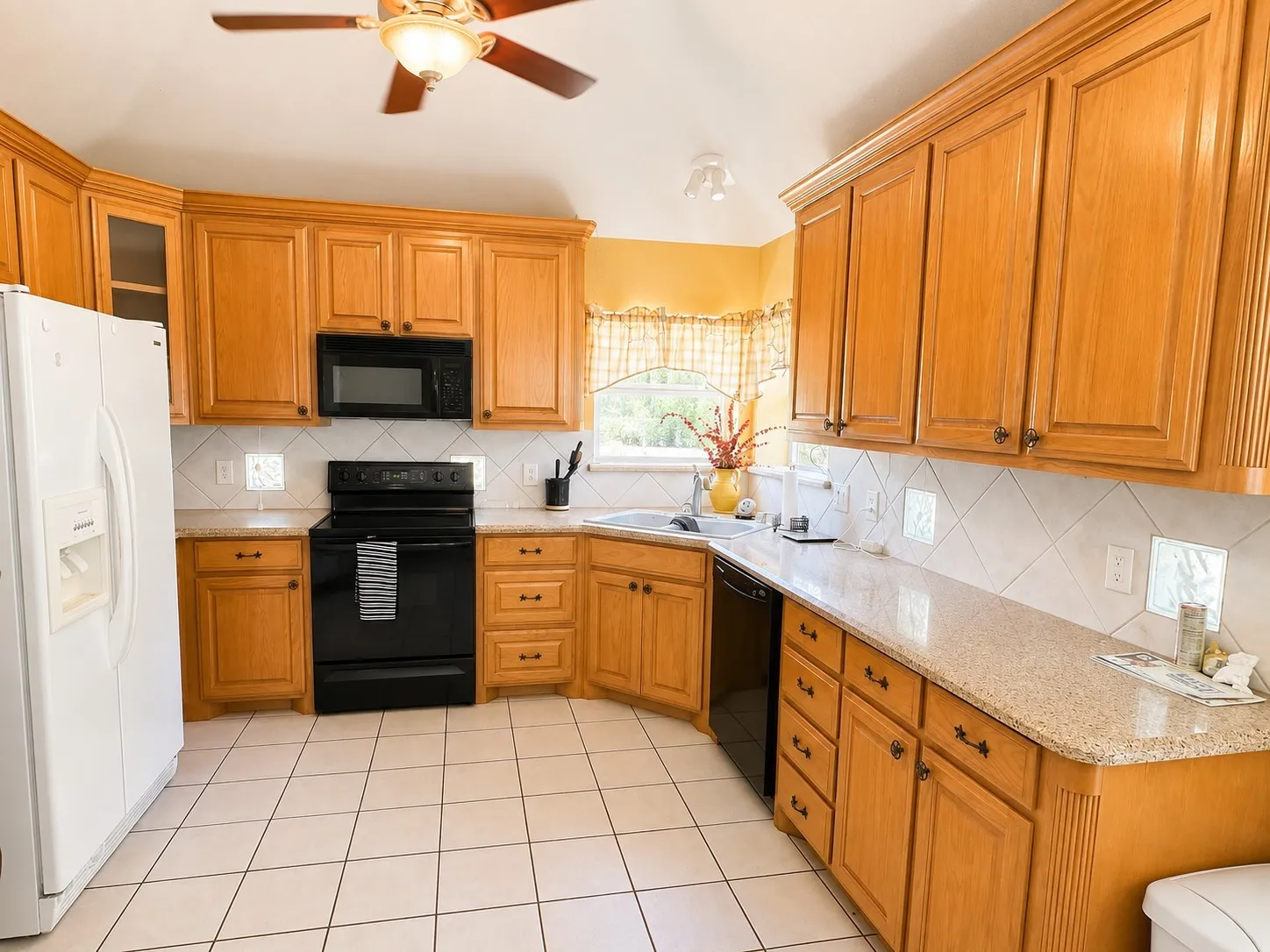 Single Family Residence For Rent in Denton County , 809 Mesa Drive, Sanger, Texas 76266, 3 Bedroom, 2 Bathroom, 2 Garage spaces, 1,323 Sqft, built in 2001, mls#21365889, Real Estate Agent in Sanger, Homes For Rent in Denton county, Homes For Rent in Sanger, Realtor in Sanger Texas, Real Estate Brokerage Independent Realty Texas, Luminita Cordes Realtor