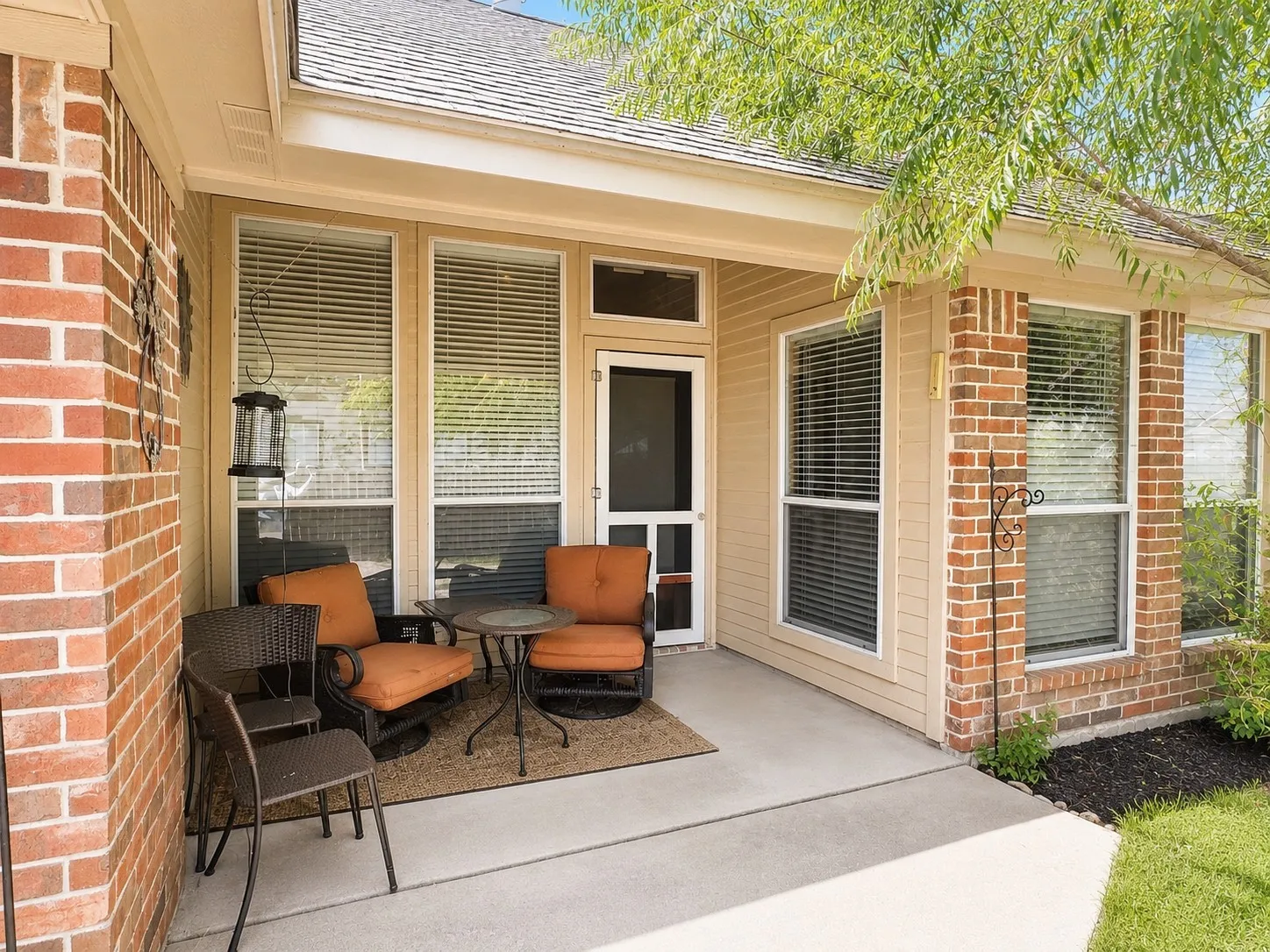 Single Family Residence For Rent in Denton County , 809 Mesa Drive, Sanger, Texas 76266, 3 Bedroom, 2 Bathroom, 2 Garage spaces, 1,323 Sqft, built in 2001, mls#21365889, Real Estate Agent in Sanger, Homes For Rent in Denton county, Homes For Rent in Sanger, Realtor in Sanger Texas, Real Estate Brokerage Independent Realty Texas, Luminita Cordes Realtor