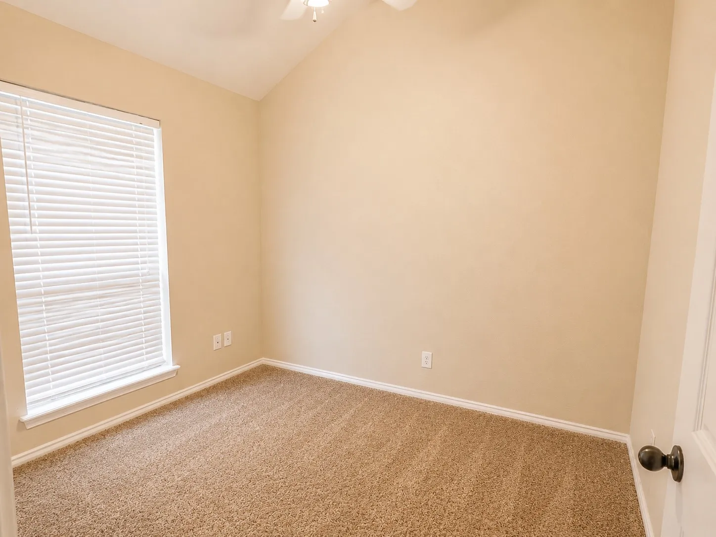 Single Family Residence For Rent in Denton County , 809 Mesa Drive, Sanger, Texas 76266, 3 Bedroom, 2 Bathroom, 2 Garage spaces, 1,323 Sqft, built in 2001, mls#21365889, Real Estate Agent in Sanger, Homes For Rent in Denton county, Homes For Rent in Sanger, Realtor in Sanger Texas, Real Estate Brokerage Independent Realty Texas, Luminita Cordes Realtor