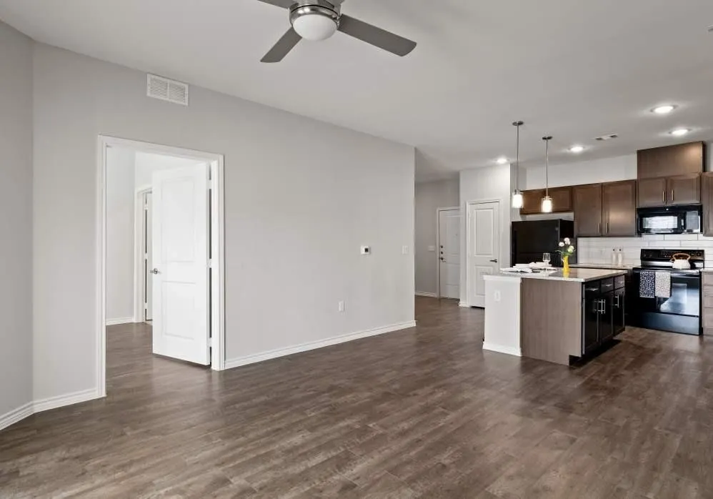 Receive up to 2 months free on select units!   + Ask about our $199 look & lease!