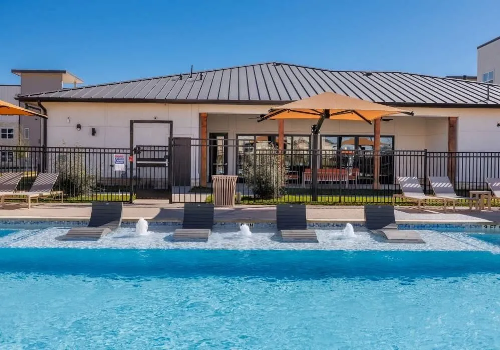 Receive up to 2 months free on select units!   + Ask about our $199 look & lease!