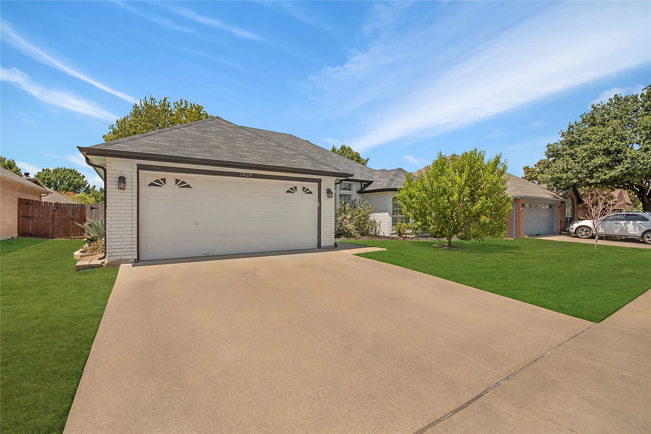 Single Family Residence For Sale in Tarrant County , 7429 Amber Drive, Watauga, Texas 76148, 3 Bedroom, 2 Bathroom, 2 Garage spaces, 1,671 Sqft, built in 1994, mls#21365673, Real Estate Agent in Watauga, Homes For Sale in Tarrant county, Homes For Sale in Watauga, Realtor in Watauga Texas, Real Estate Brokerage Independent Realty Texas, Luminita Cordes Realtor