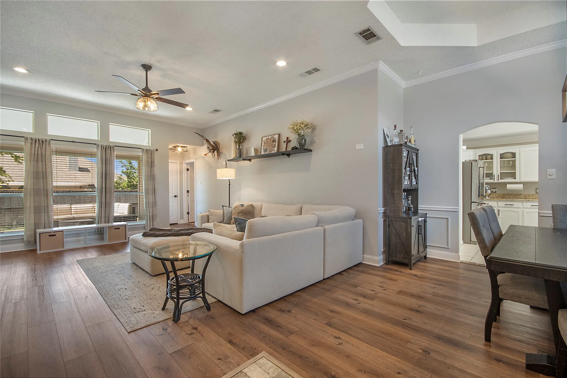 Single Family Residence For Sale in Tarrant County , 7429 Amber Drive, Watauga, Texas 76148, 3 Bedroom, 2 Bathroom, 2 Garage spaces, 1,671 Sqft, built in 1994, mls#21365673, Real Estate Agent in Watauga, Homes For Sale in Tarrant county, Homes For Sale in Watauga, Realtor in Watauga Texas, Real Estate Brokerage Independent Realty Texas, Luminita Cordes Realtor