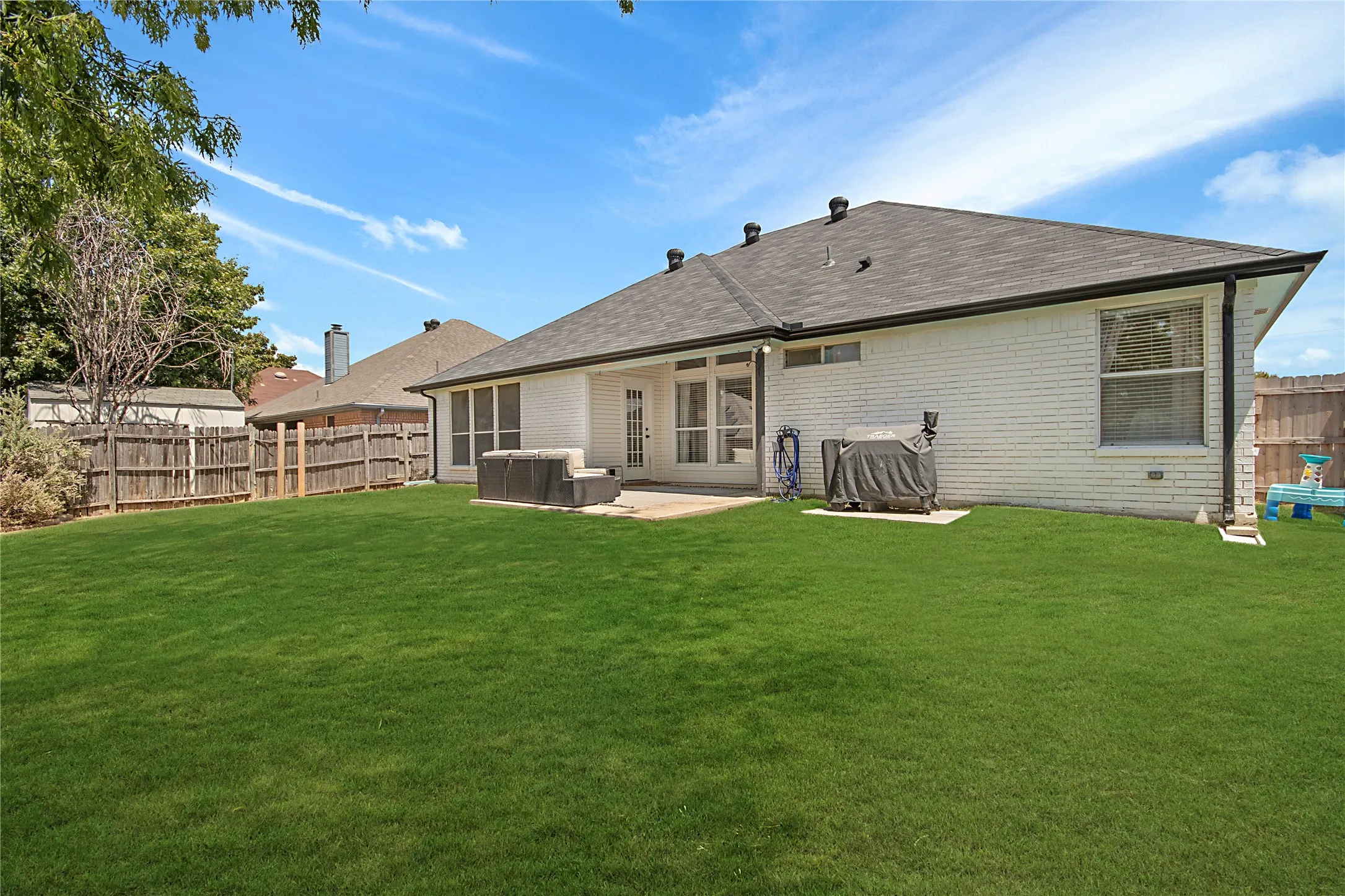 Single Family Residence For Sale in Tarrant County , 7429 Amber Drive, Watauga, Texas 76148, 3 Bedroom, 2 Bathroom, 2 Garage spaces, 1,671 Sqft, built in 1994, mls#21365673, Real Estate Agent in Watauga, Homes For Sale in Tarrant county, Homes For Sale in Watauga, Realtor in Watauga Texas, Real Estate Brokerage Independent Realty Texas, Luminita Cordes Realtor