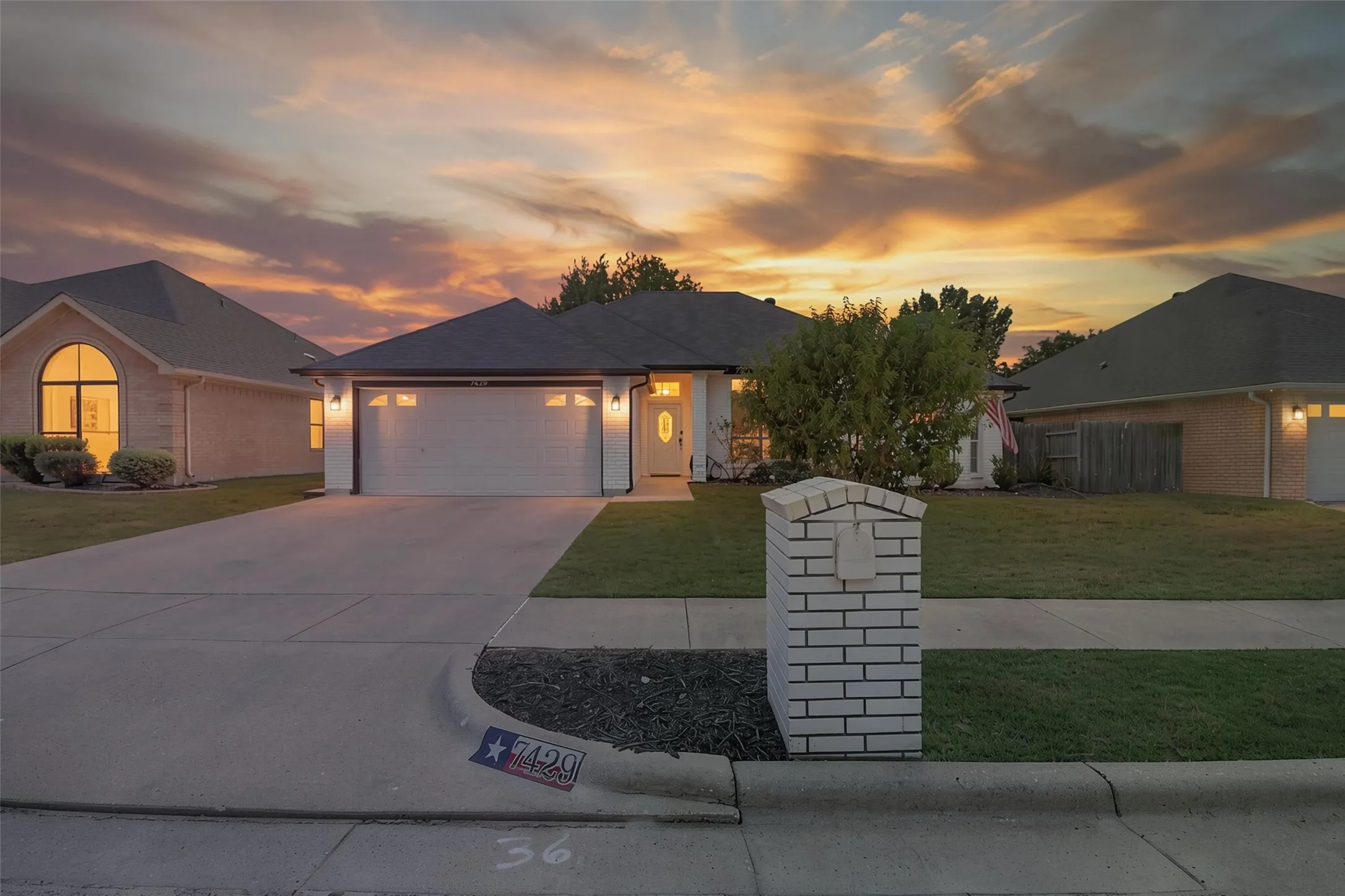 Single Family Residence For Sale in Tarrant County , 7429 Amber Drive, Watauga, Texas 76148, 3 Bedroom, 2 Bathroom, 2 Garage spaces, 1,671 Sqft, built in 1994, mls#21365673, Real Estate Agent in Watauga, Homes For Sale in Tarrant county, Homes For Sale in Watauga, Realtor in Watauga Texas, Real Estate Brokerage Independent Realty Texas, Luminita Cordes Realtor