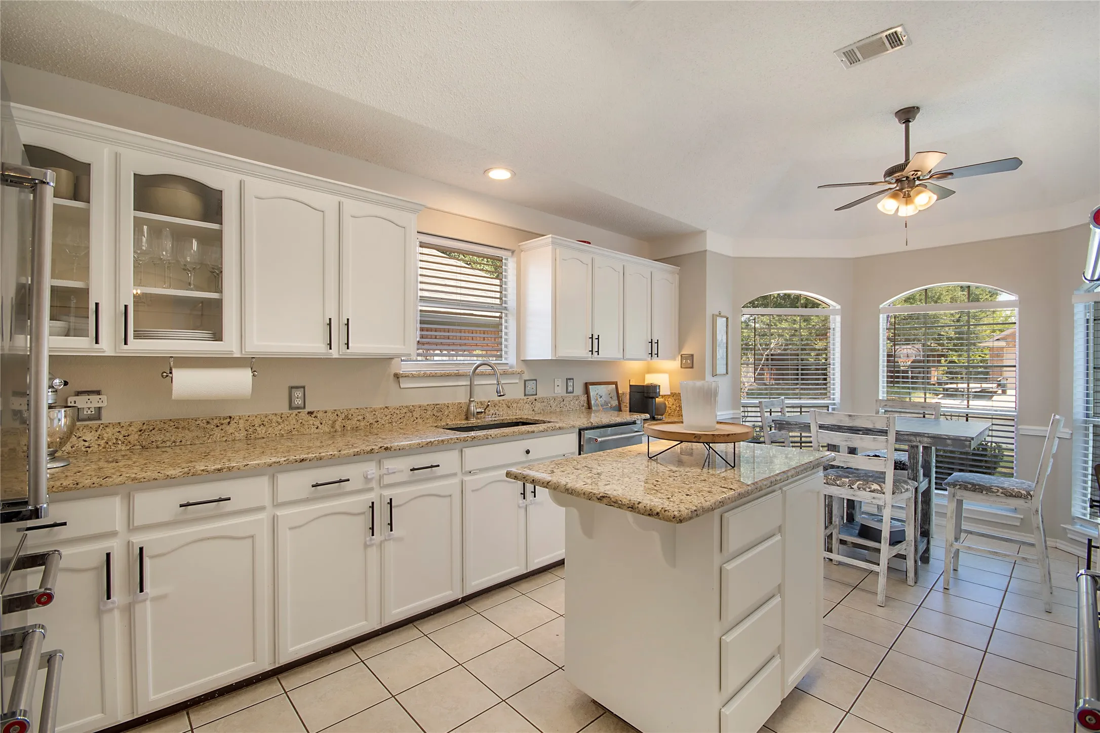 Single Family Residence For Sale in Tarrant County , 7429 Amber Drive, Watauga, Texas 76148, 3 Bedroom, 2 Bathroom, 2 Garage spaces, 1,671 Sqft, built in 1994, mls#21365673, Real Estate Agent in Watauga, Homes For Sale in Tarrant county, Homes For Sale in Watauga, Realtor in Watauga Texas, Real Estate Brokerage Independent Realty Texas, Luminita Cordes Realtor