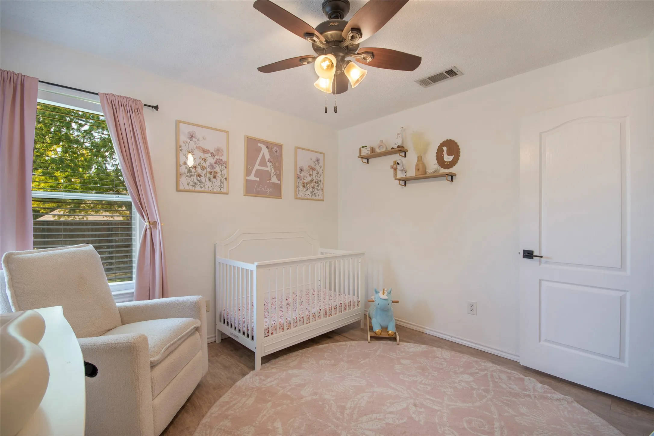 Single Family Residence For Sale in Tarrant County , 7429 Amber Drive, Watauga, Texas 76148, 3 Bedroom, 2 Bathroom, 2 Garage spaces, 1,671 Sqft, built in 1994, mls#21365673, Real Estate Agent in Watauga, Homes For Sale in Tarrant county, Homes For Sale in Watauga, Realtor in Watauga Texas, Real Estate Brokerage Independent Realty Texas, Luminita Cordes Realtor