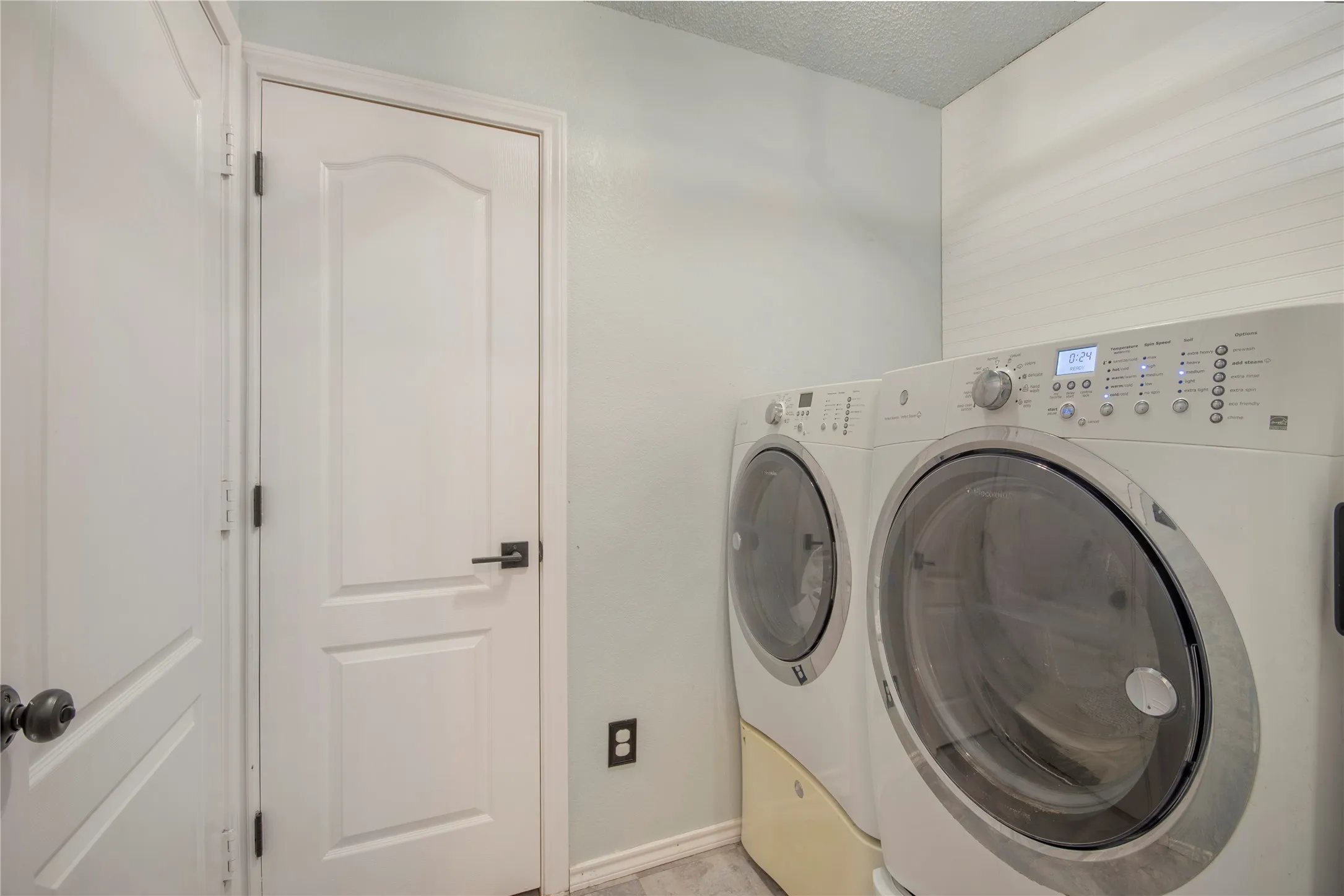 Single Family Residence For Sale in Tarrant County , 7429 Amber Drive, Watauga, Texas 76148, 3 Bedroom, 2 Bathroom, 2 Garage spaces, 1,671 Sqft, built in 1994, mls#21365673, Real Estate Agent in Watauga, Homes For Sale in Tarrant county, Homes For Sale in Watauga, Realtor in Watauga Texas, Real Estate Brokerage Independent Realty Texas, Luminita Cordes Realtor