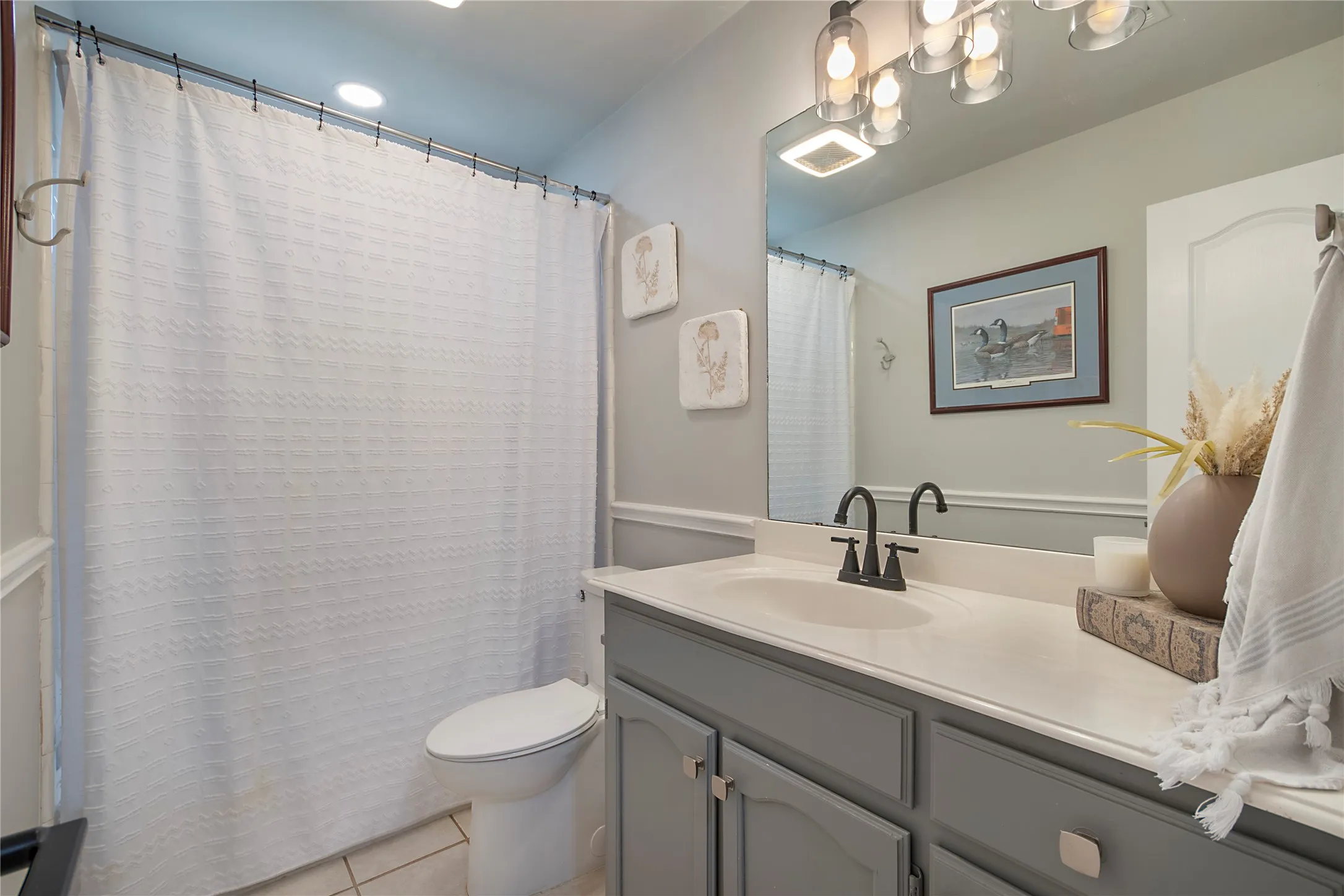 Single Family Residence For Sale in Tarrant County , 7429 Amber Drive, Watauga, Texas 76148, 3 Bedroom, 2 Bathroom, 2 Garage spaces, 1,671 Sqft, built in 1994, mls#21365673, Real Estate Agent in Watauga, Homes For Sale in Tarrant county, Homes For Sale in Watauga, Realtor in Watauga Texas, Real Estate Brokerage Independent Realty Texas, Luminita Cordes Realtor