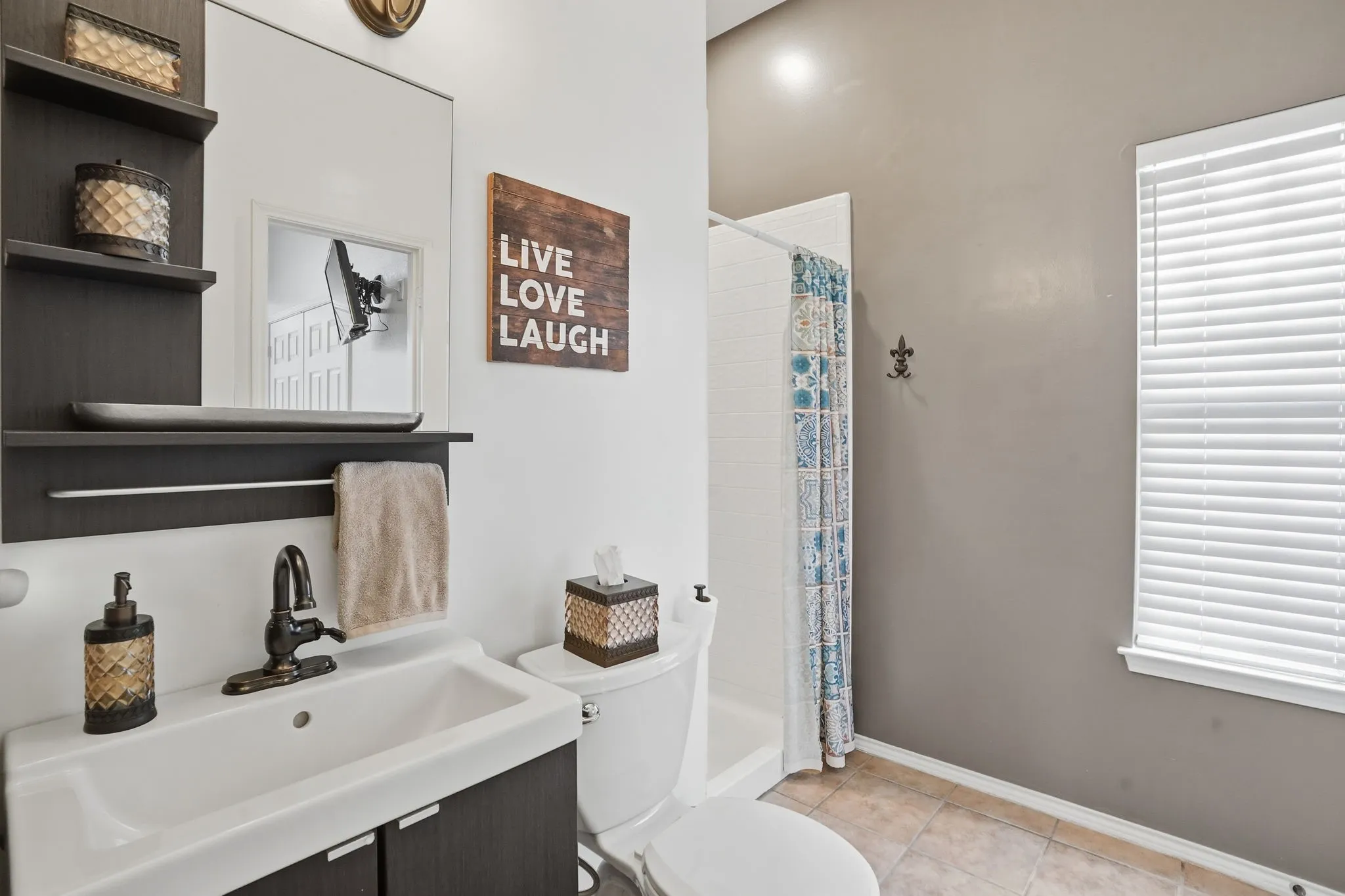 En-suite bathroom