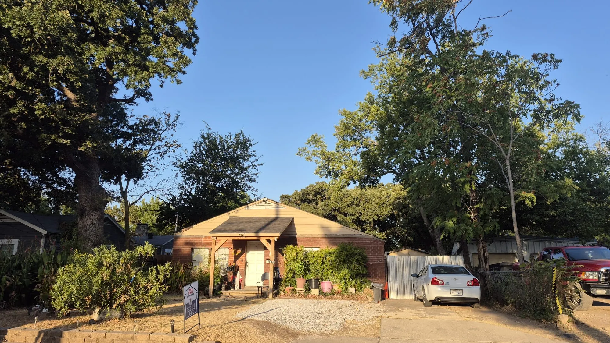 Single Family Residence For Sale in Dallas County , 1412 Balleywood Road, Irving, Texas 75060, 2 Bedroom, 3 Bathroom, Garage spaces, 1,353 Sqft, built in 1950, mls#21365896, Real Estate Agent in Irving, Homes For Sale in Dallas county, Homes For Sale in Irving, Realtor in Irving Texas, Real Estate Brokerage Independent Realty Texas, Luminita Cordes Realtor