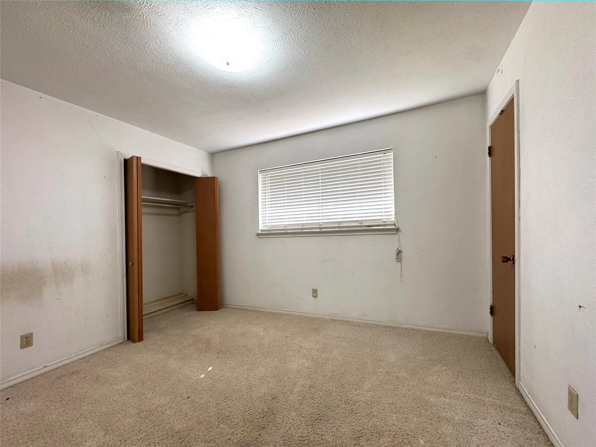 Single Family Residence For Sale in Dallas County , 1620 N Houston School Road, Lancaster, Texas 75134, 3 Bedroom, 2 Bathroom, 2 Garage spaces, 1,732 Sqft, built in 1965, mls#21365878, Real Estate Agent in Lancaster, Homes For Sale in Dallas county, Homes For Sale in Lancaster, Realtor in Lancaster Texas, Real Estate Brokerage Independent Realty Texas, Luminita Cordes Realtor
