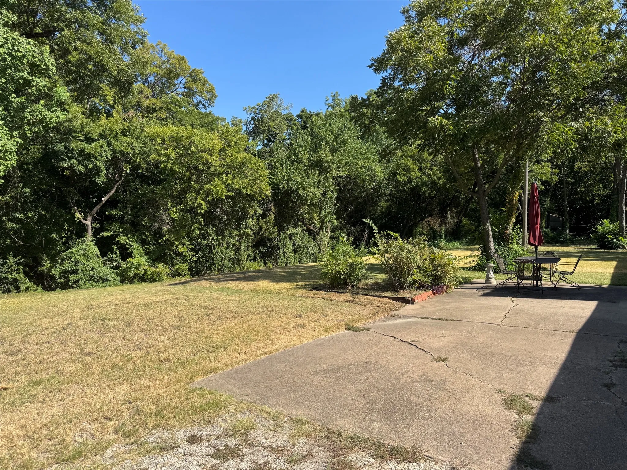 Single Family Residence For Sale in Dallas County , 1620 N Houston School Road, Lancaster, Texas 75134, 3 Bedroom, 2 Bathroom, 2 Garage spaces, 1,732 Sqft, built in 1965, mls#21365878, Real Estate Agent in Lancaster, Homes For Sale in Dallas county, Homes For Sale in Lancaster, Realtor in Lancaster Texas, Real Estate Brokerage Independent Realty Texas, Luminita Cordes Realtor