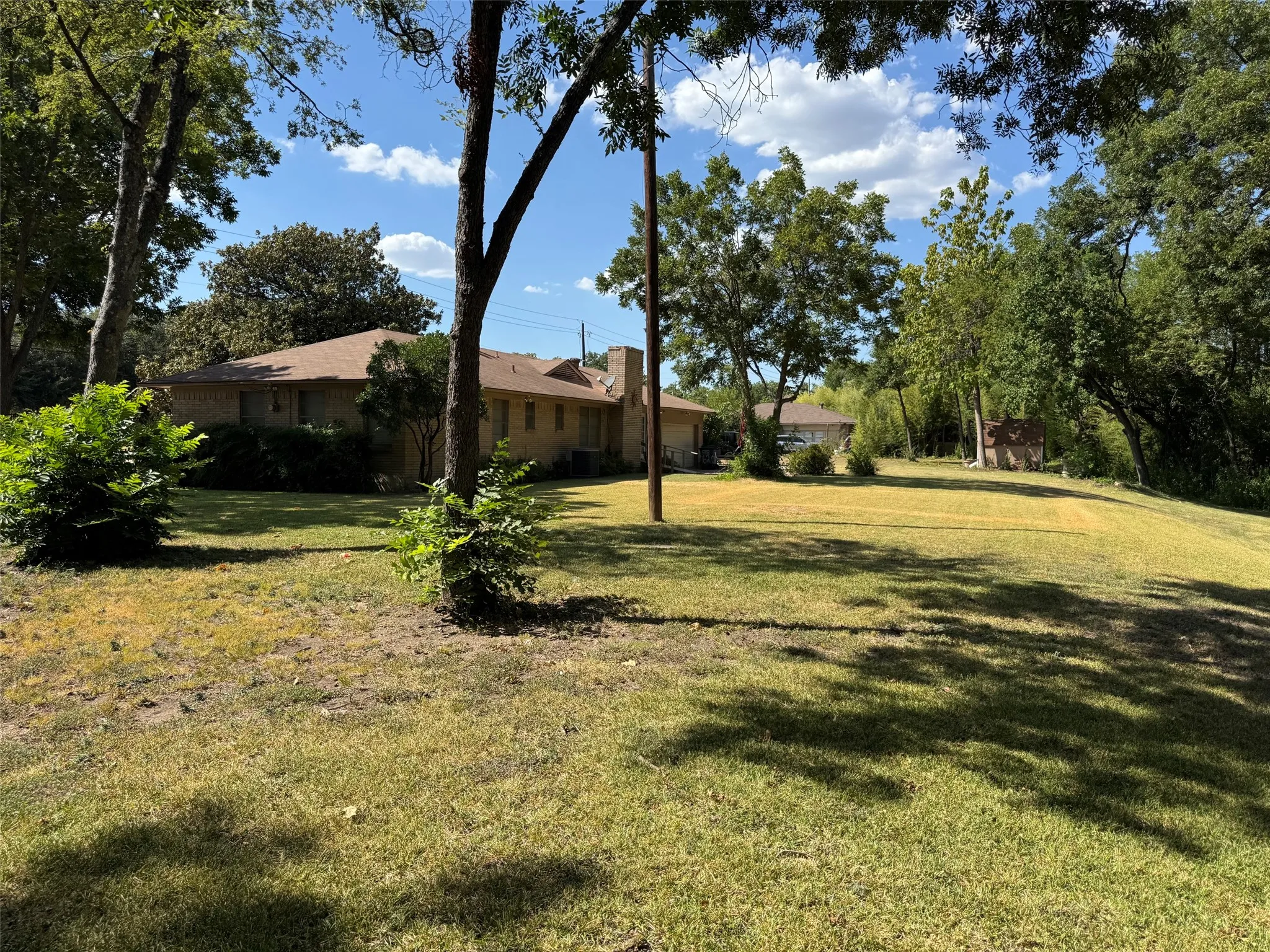 Single Family Residence For Sale in Dallas County , 1620 N Houston School Road, Lancaster, Texas 75134, 3 Bedroom, 2 Bathroom, 2 Garage spaces, 1,732 Sqft, built in 1965, mls#21365878, Real Estate Agent in Lancaster, Homes For Sale in Dallas county, Homes For Sale in Lancaster, Realtor in Lancaster Texas, Real Estate Brokerage Independent Realty Texas, Luminita Cordes Realtor