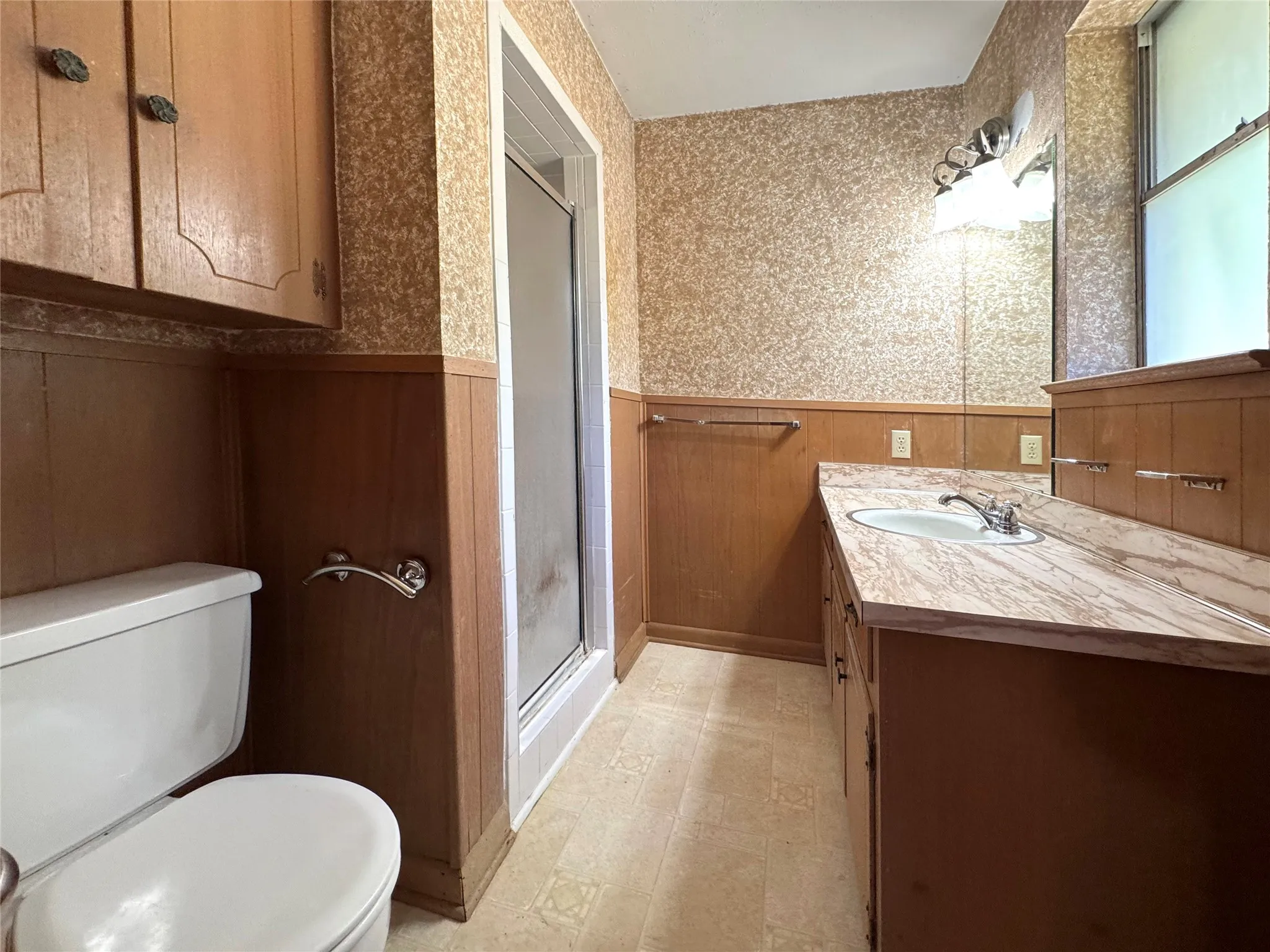 Single Family Residence For Sale in Dallas County , 1620 N Houston School Road, Lancaster, Texas 75134, 3 Bedroom, 2 Bathroom, 2 Garage spaces, 1,732 Sqft, built in 1965, mls#21365878, Real Estate Agent in Lancaster, Homes For Sale in Dallas county, Homes For Sale in Lancaster, Realtor in Lancaster Texas, Real Estate Brokerage Independent Realty Texas, Luminita Cordes Realtor