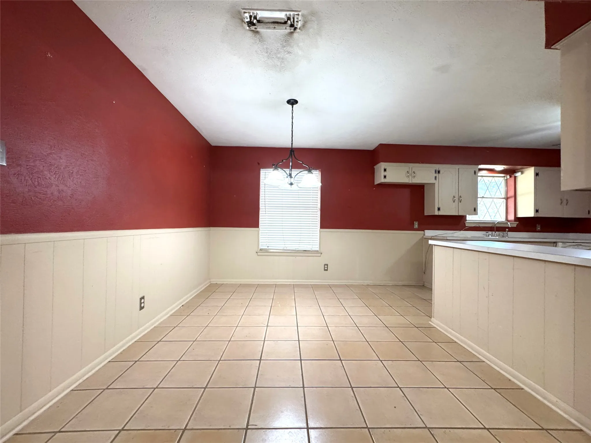 Single Family Residence For Sale in Dallas County , 1620 N Houston School Road, Lancaster, Texas 75134, 3 Bedroom, 2 Bathroom, 2 Garage spaces, 1,732 Sqft, built in 1965, mls#21365878, Real Estate Agent in Lancaster, Homes For Sale in Dallas county, Homes For Sale in Lancaster, Realtor in Lancaster Texas, Real Estate Brokerage Independent Realty Texas, Luminita Cordes Realtor