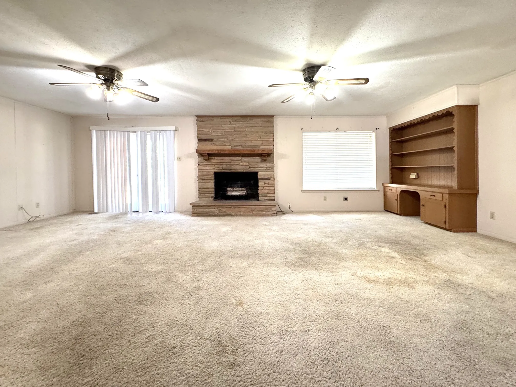 Single Family Residence For Sale in Dallas County , 1620 N Houston School Road, Lancaster, Texas 75134, 3 Bedroom, 2 Bathroom, 2 Garage spaces, 1,732 Sqft, built in 1965, mls#21365878, Real Estate Agent in Lancaster, Homes For Sale in Dallas county, Homes For Sale in Lancaster, Realtor in Lancaster Texas, Real Estate Brokerage Independent Realty Texas, Luminita Cordes Realtor