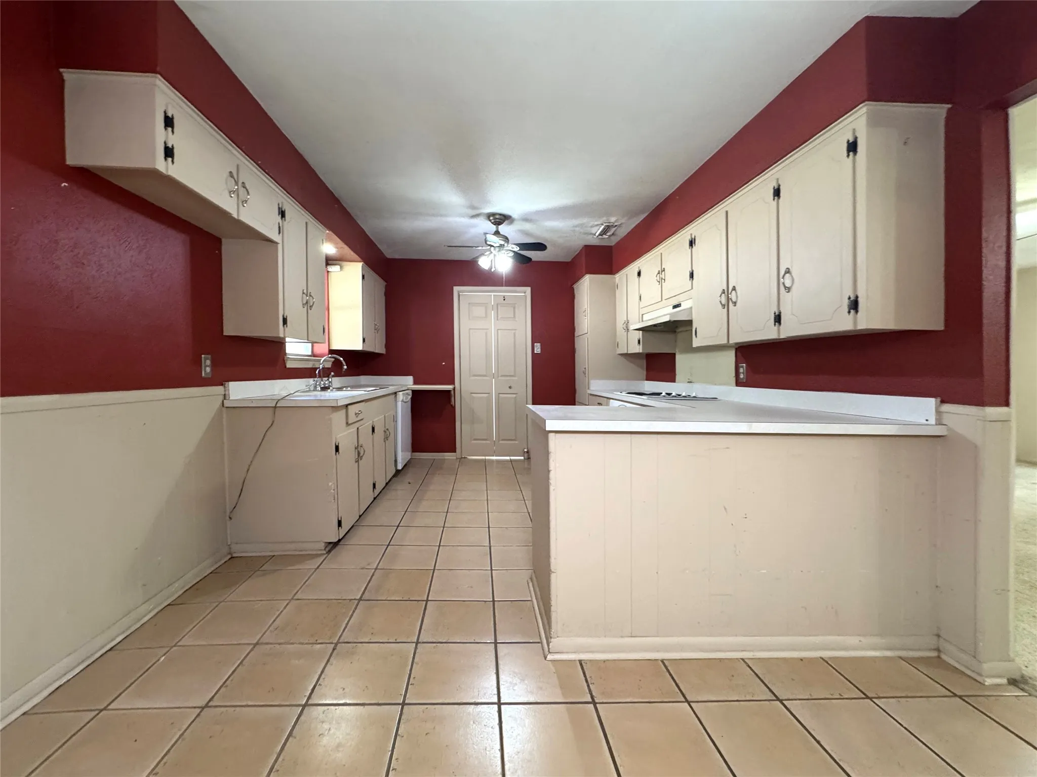 Single Family Residence For Sale in Dallas County , 1620 N Houston School Road, Lancaster, Texas 75134, 3 Bedroom, 2 Bathroom, 2 Garage spaces, 1,732 Sqft, built in 1965, mls#21365878, Real Estate Agent in Lancaster, Homes For Sale in Dallas county, Homes For Sale in Lancaster, Realtor in Lancaster Texas, Real Estate Brokerage Independent Realty Texas, Luminita Cordes Realtor