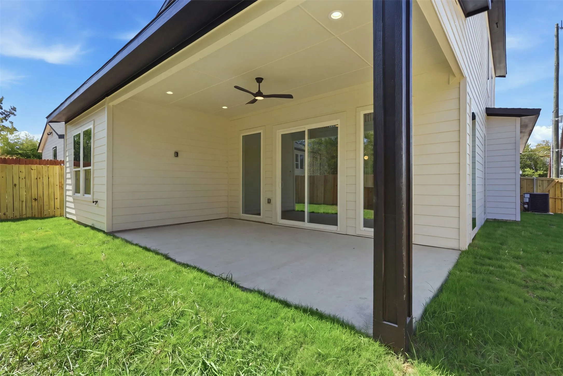 Single Family Residence For Sale in Dallas County , 1414 Doyle Avenue, Dallas, Texas 75203, 4 Bedroom, 3 Bathroom, 2 Garage spaces, 2,440 Sqft, built in 2026, mls#21364744, Real Estate Agent in Dallas, Homes For Sale in Dallas county, Homes For Sale in Dallas, Realtor in Dallas Texas, Real Estate Brokerage Independent Realty Texas, Luminita Cordes Realtor