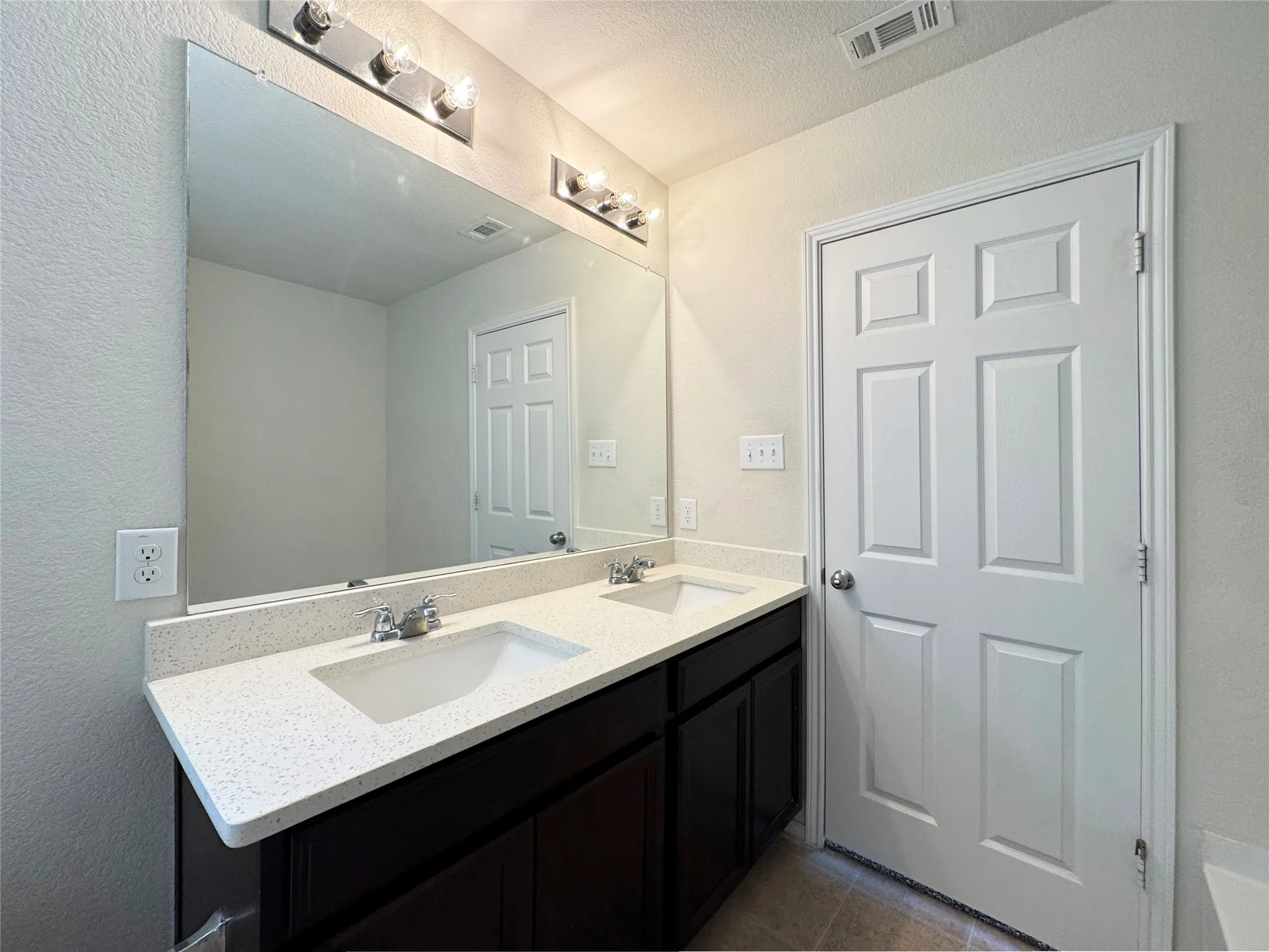 Single Family Residence For Rent in Denton County , 3020 Manuel Creek Drive, Little Elm, Texas 75068, 3 Bedroom, 2 Bathroom, 2 Garage spaces, 1,443 Sqft, built in 2016, mls#21365835, Real Estate Agent in Little Elm, Homes For Rent in Denton county, Homes For Rent in Little Elm, Realtor in Little Elm Texas, Real Estate Brokerage Independent Realty Texas, Luminita Cordes Realtor