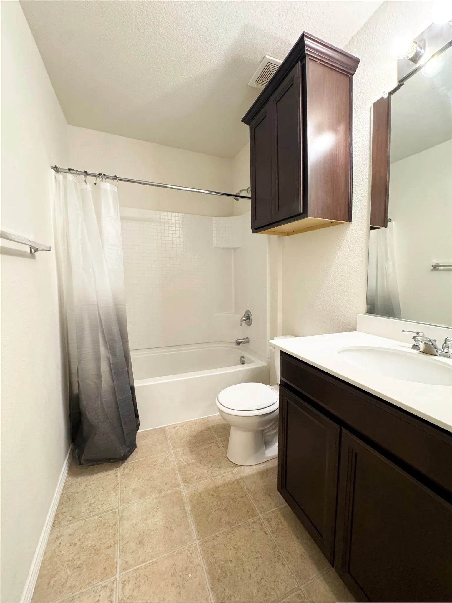 Single Family Residence For Rent in Denton County , 3020 Manuel Creek Drive, Little Elm, Texas 75068, 3 Bedroom, 2 Bathroom, 2 Garage spaces, 1,443 Sqft, built in 2016, mls#21365835, Real Estate Agent in Little Elm, Homes For Rent in Denton county, Homes For Rent in Little Elm, Realtor in Little Elm Texas, Real Estate Brokerage Independent Realty Texas, Luminita Cordes Realtor